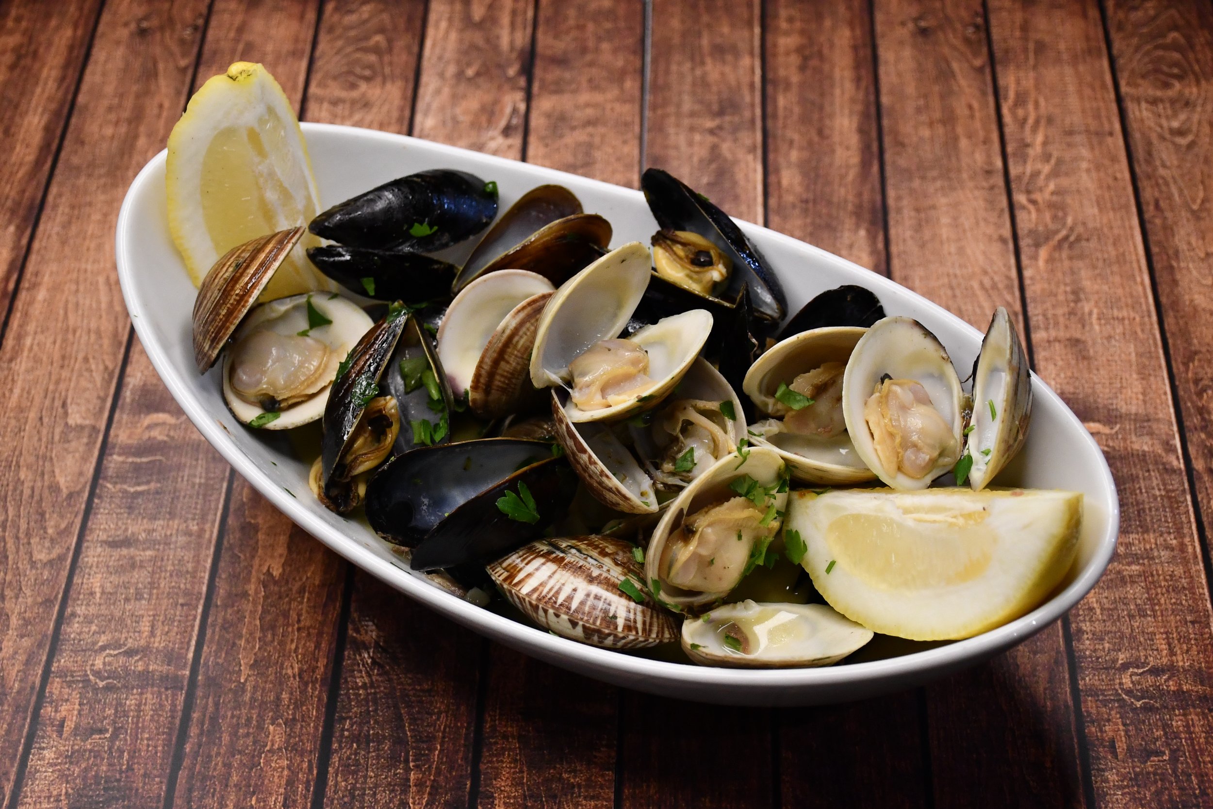 STEAMED CLAMS & MUSSELS
