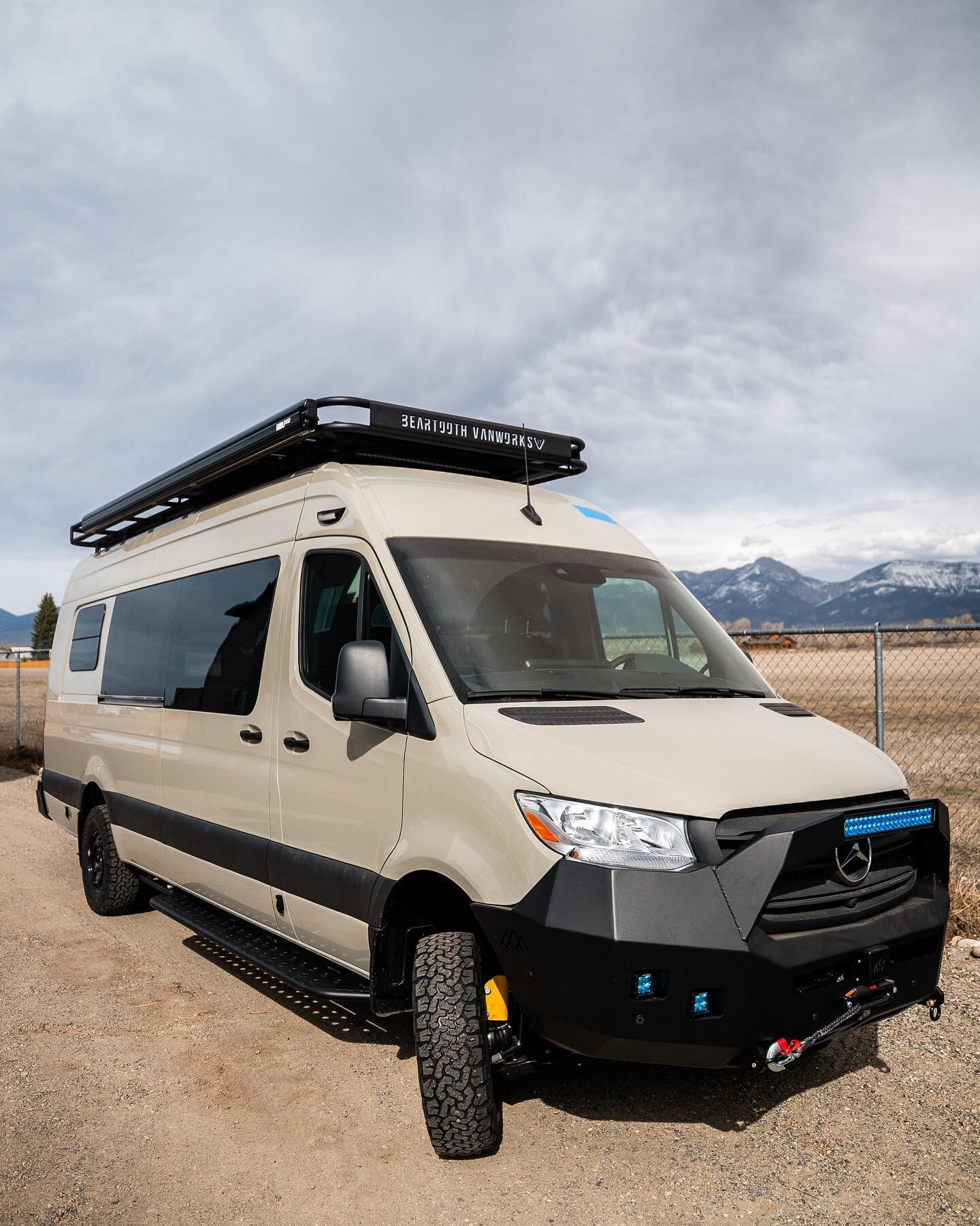 It&rsquo;s not often that we get the build on a 170EXT, but when we do, we like to go big 😏 Navigator features an expansive seating and sleeping area, as well as full kitchen, and endless amounts of storage. Step inside this beast and hit the road i