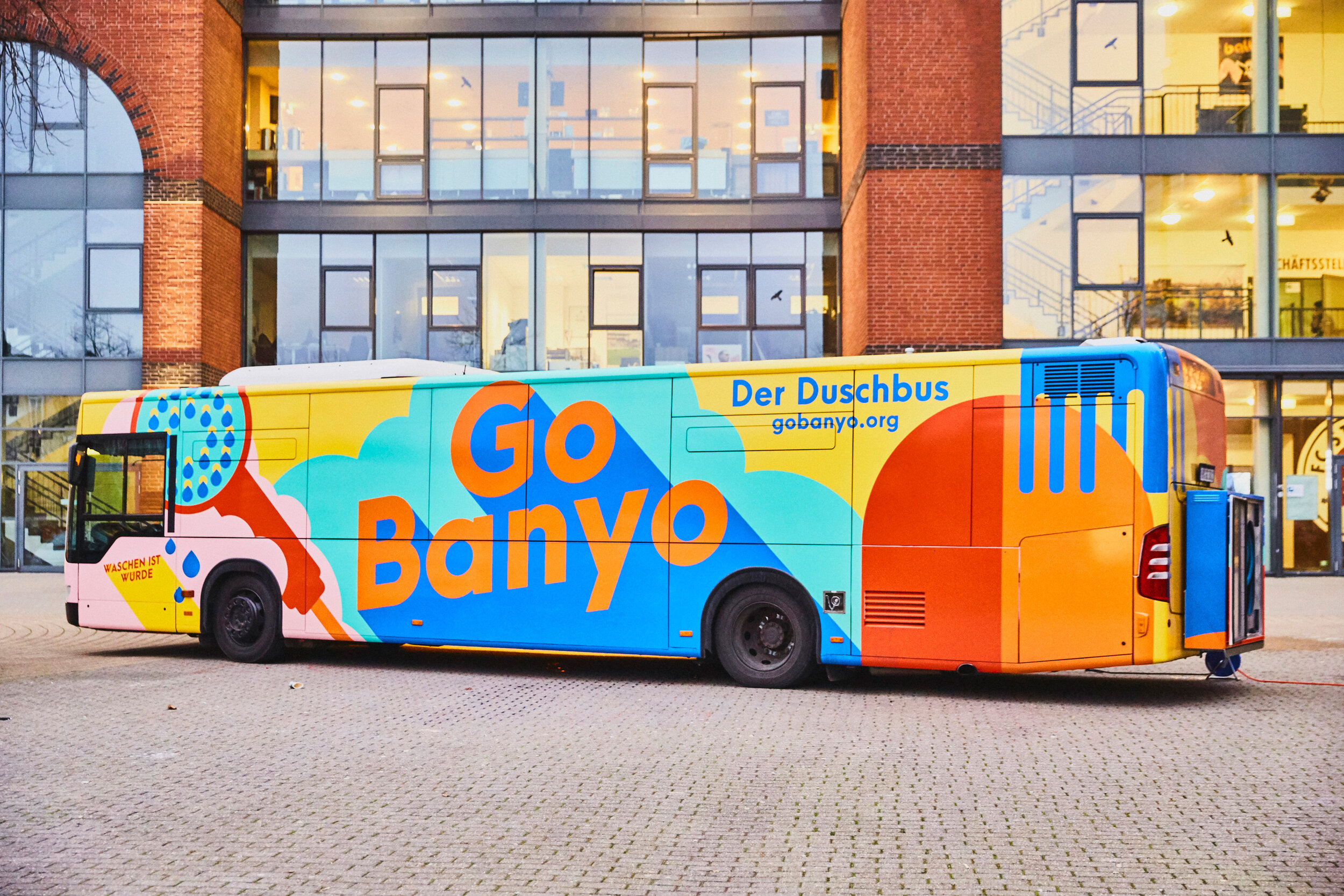 GoBanyo Bus