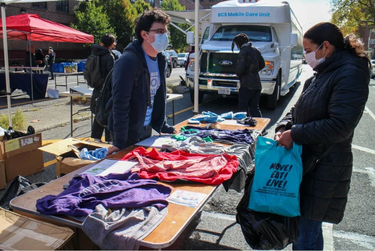 LavaMaeˣ consults with Unilever’s The Right To Shower to host a Pop-Up Care Village in New York City