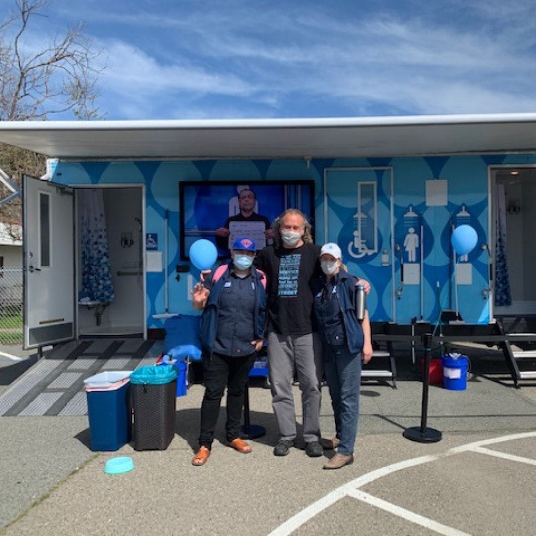 Mobile Shower Units Help Homeless on Streets of San Francisco