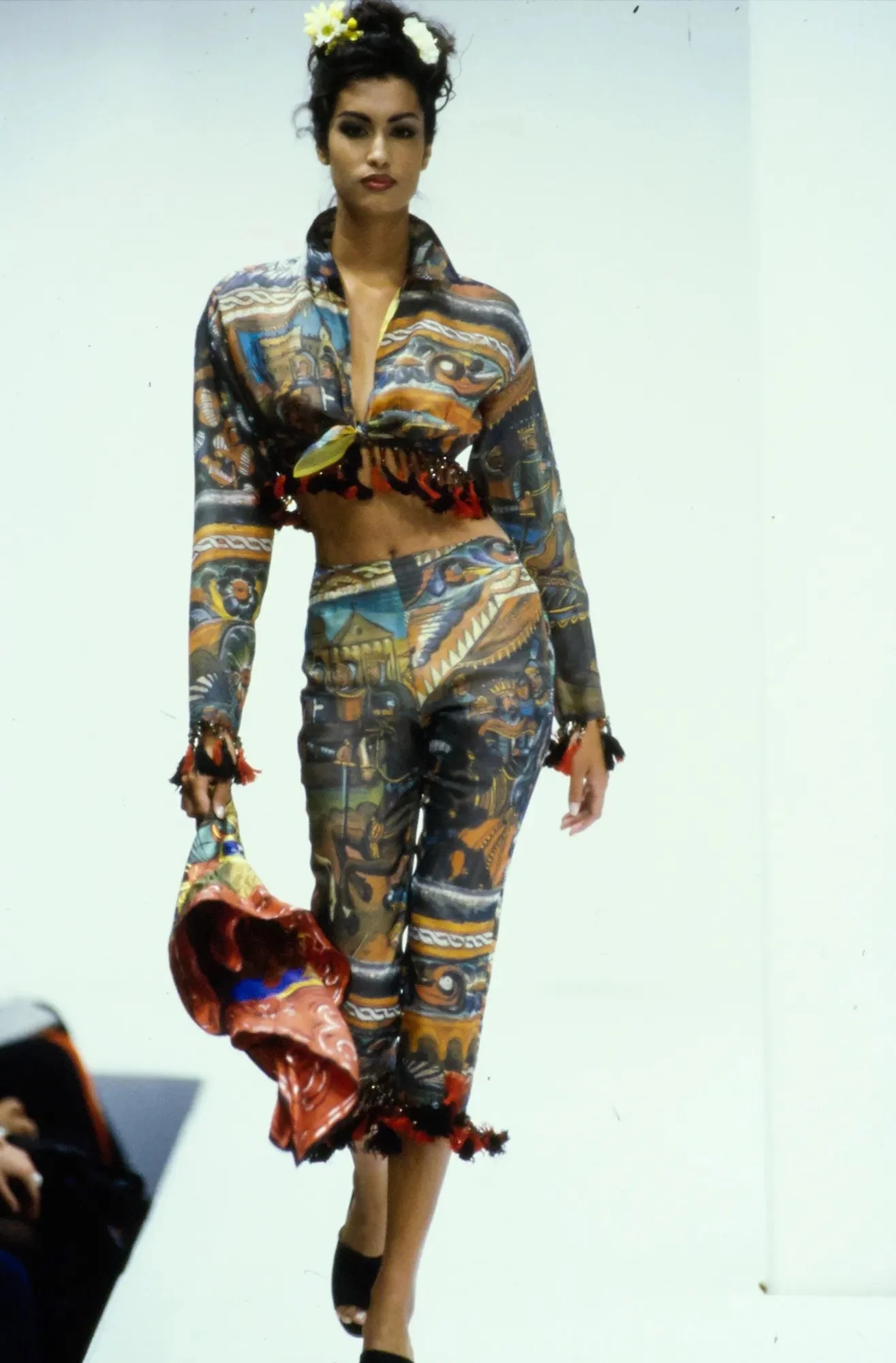 027-dolce-gabbana-spring-1992-ready-to-wear-CN10049201-yasmeen-ghauri.jpg.jpeg