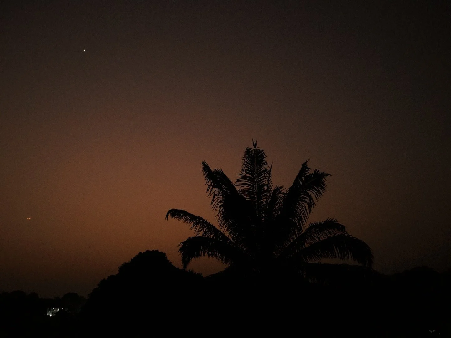 fortunately for me I see beauty in the things considered most ordinary, so of course when I went back home all I did was role play as a tourist.