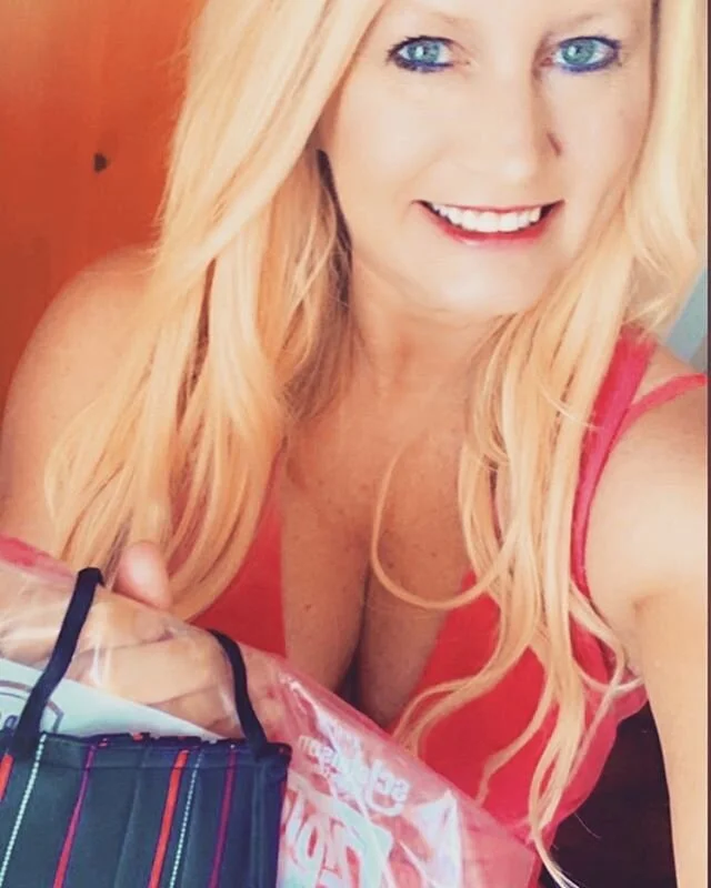 Delivering masks (have masks ready for #nonprofit @project.marilyn.lv &amp; for @theneonmuseumlasvegas! #MaskUp #MaskUp4Nevada 
Mask Task Force, Powered by the Las Vegas Fashion Council @lvfc_nv #PR 
JB Public Relations - Boutique Public Relations &a