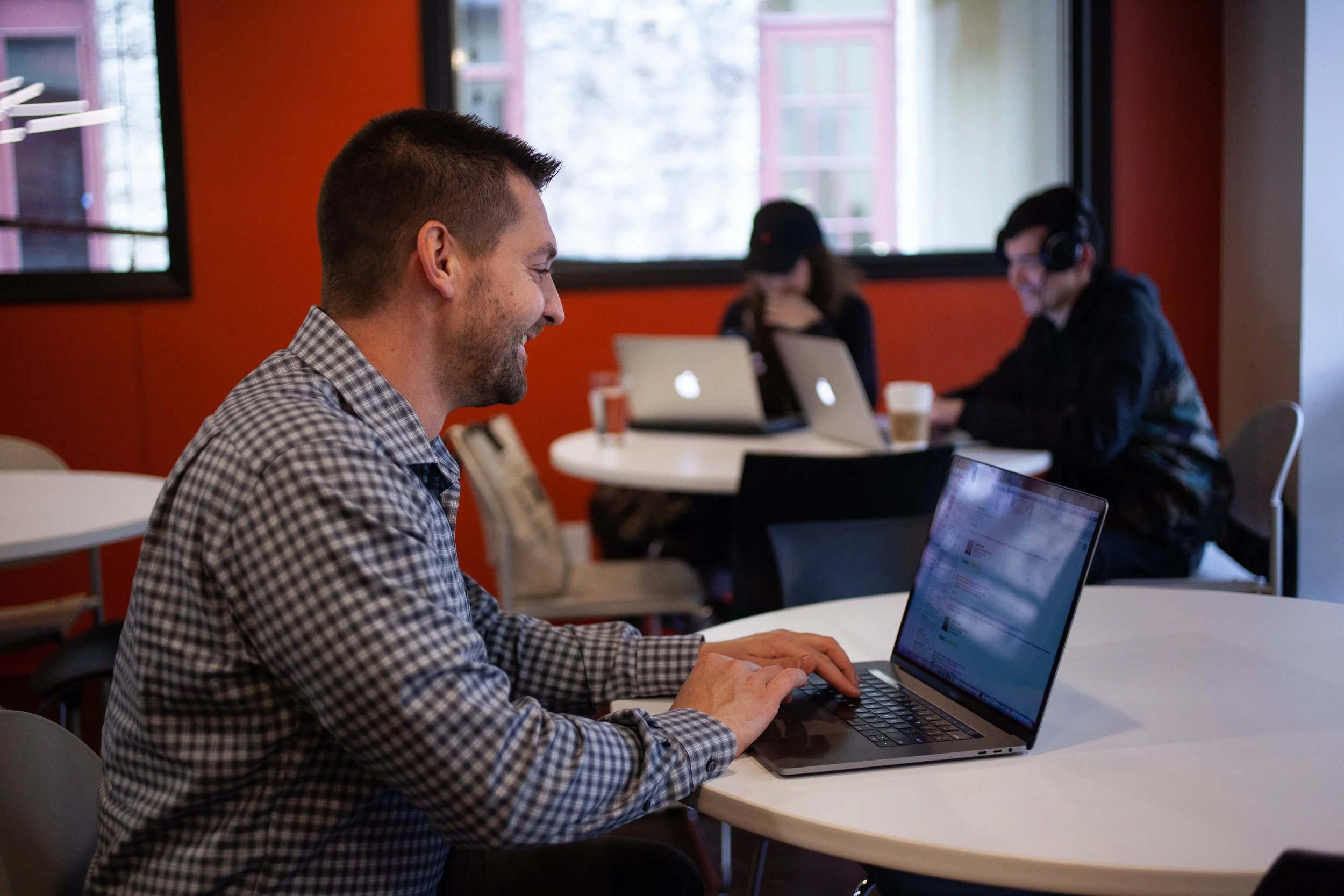 Hybrid vs. Remote Work: Finding the Right Balance for Your Team