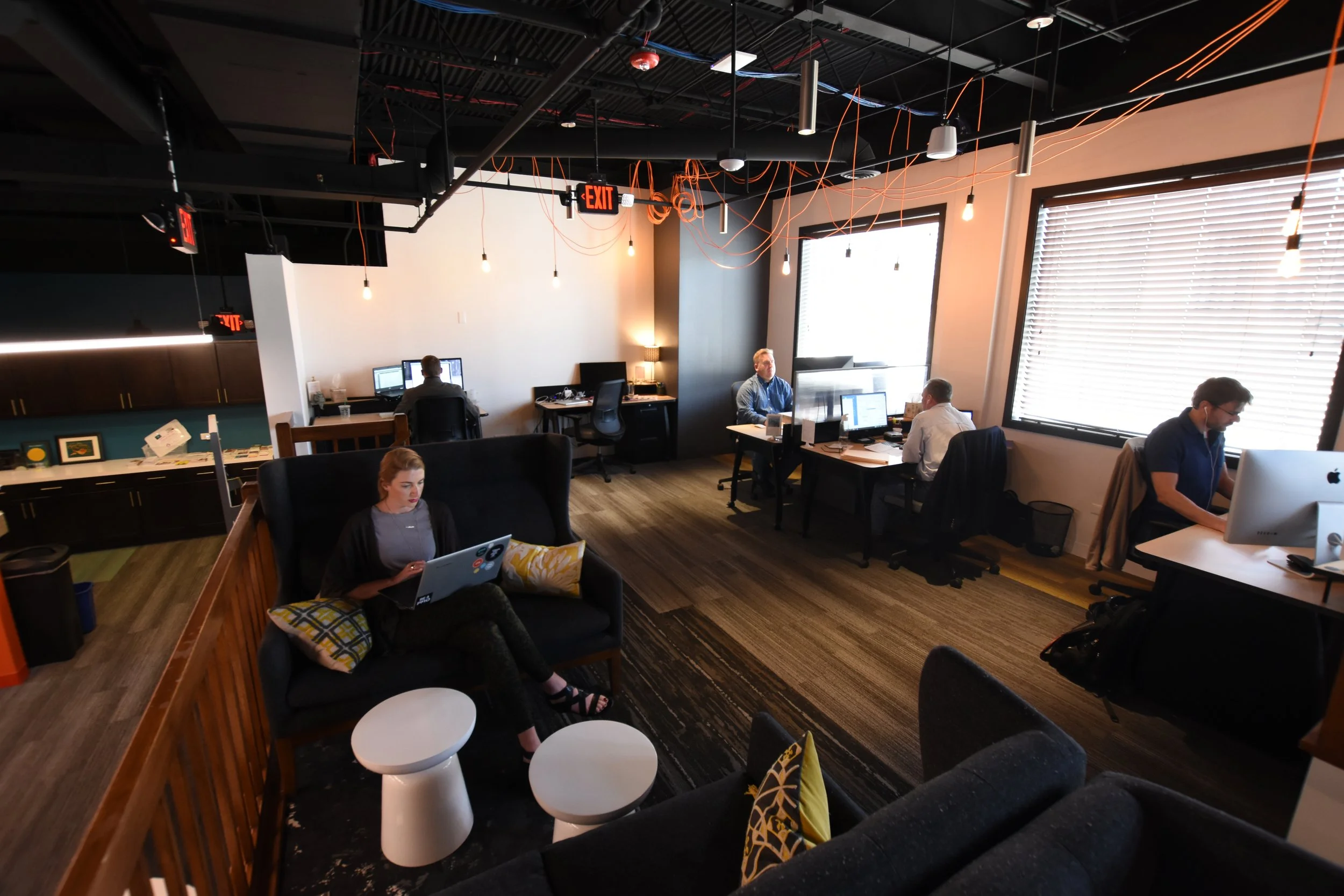 Permanent Desks and Flex Workspace 3.JPG