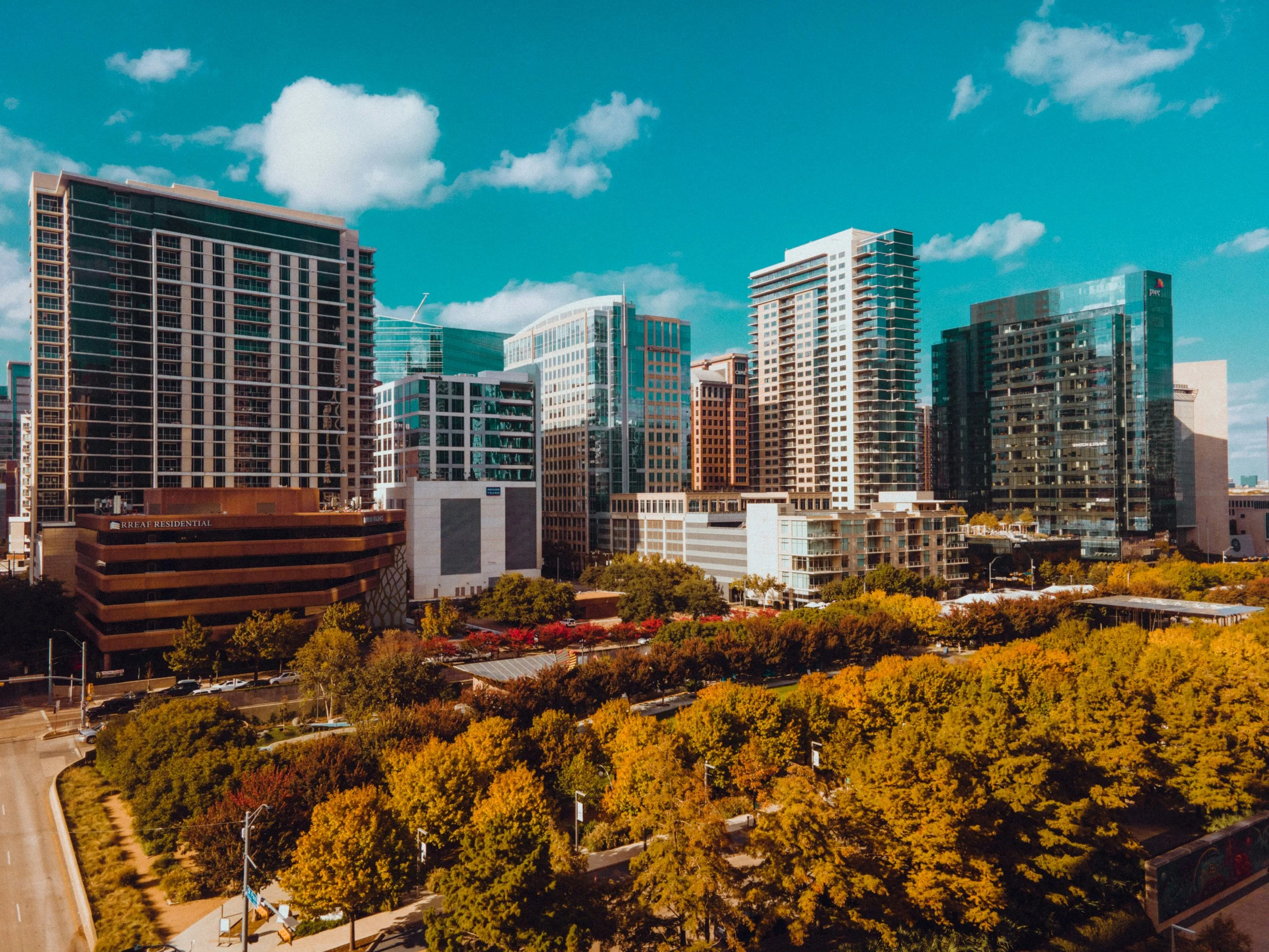 The Ultimate Guide to Uptown Dallas for Living Working and Going Out