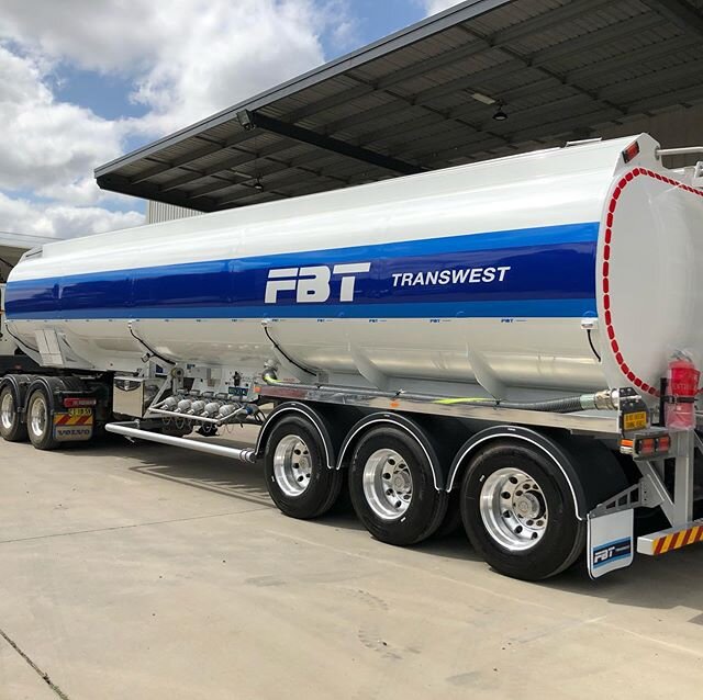 Another Hockney tanker is heading to its new home. Thankyou FBT Transwest for your support 👍