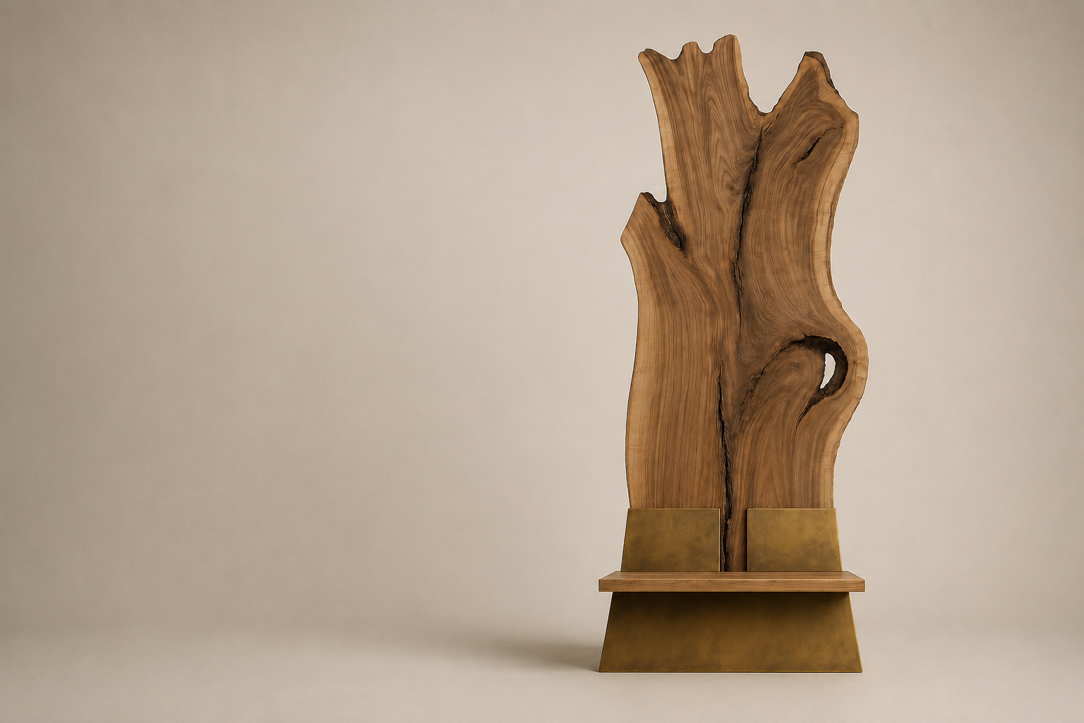 THRONE SERIES
One-of-a-kind sculptural seating and statement pieces.
