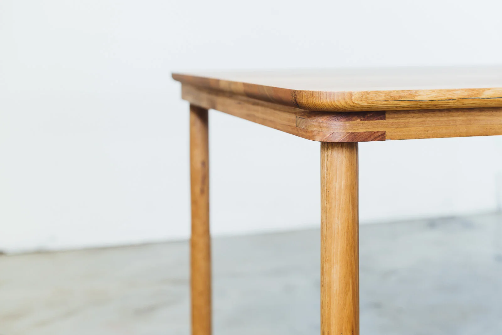 Round Leg Table | Thor's Hammer