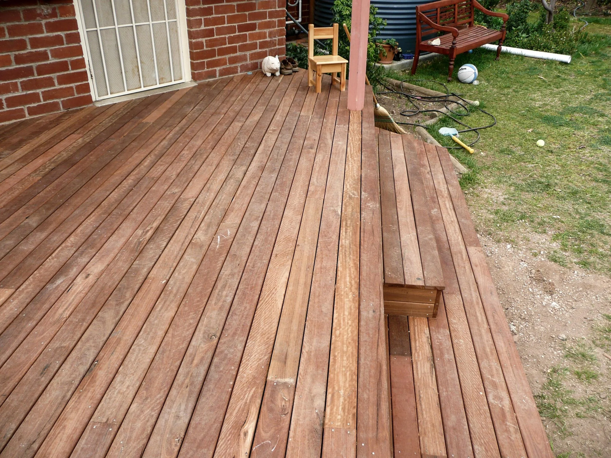 070906-03-Decking.jpg