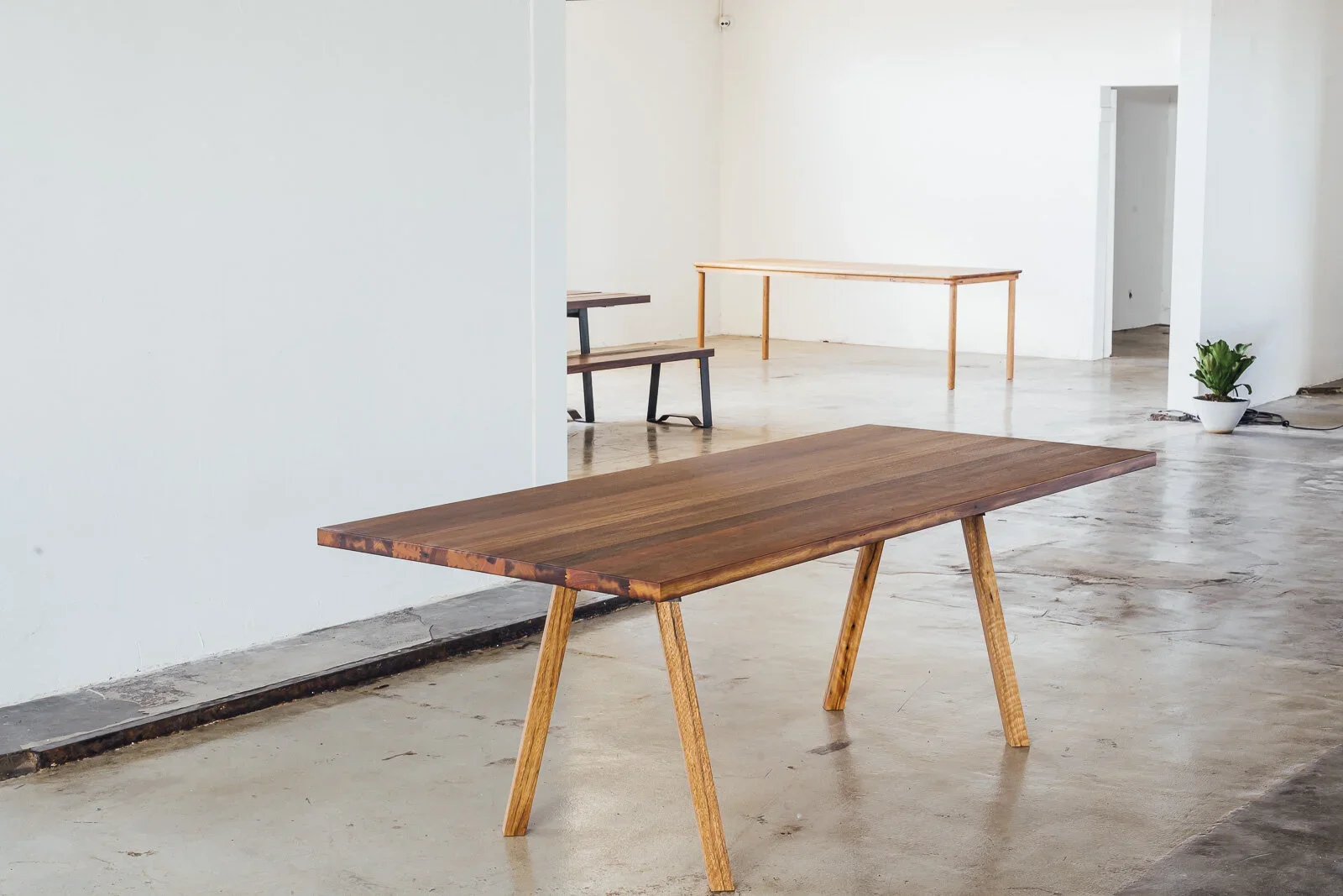 1545 Table