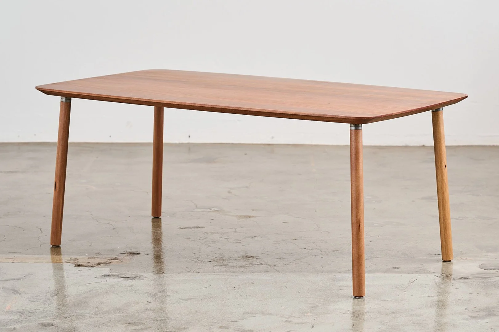 OBLONG TABLE