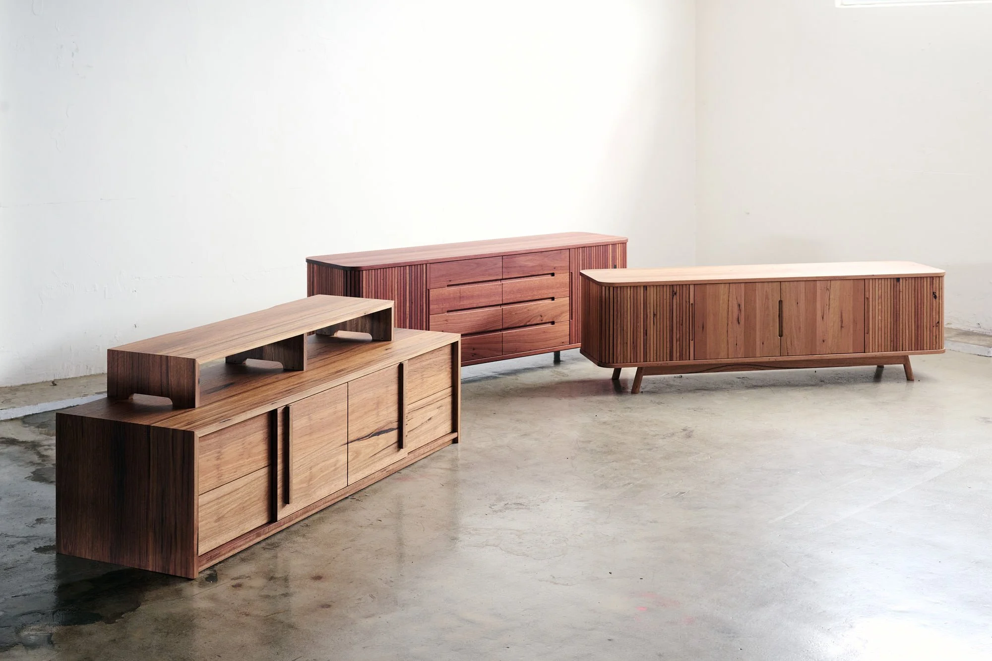  Cabinets 
