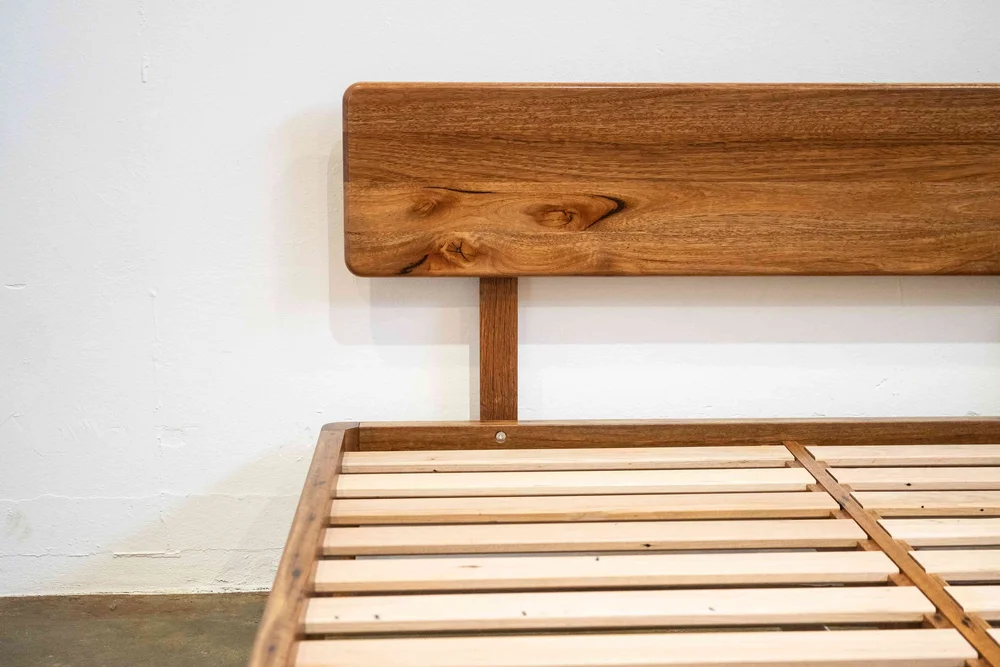 BED BED WITH RECYCLED TIMBER | Thor's Hammer