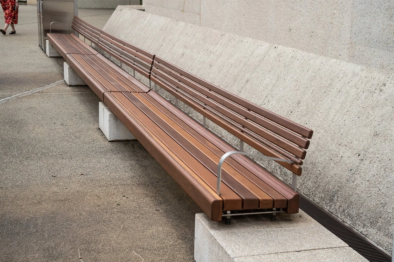 Outdoor Benches for the National Gallery of Australia | Thor's Hammer