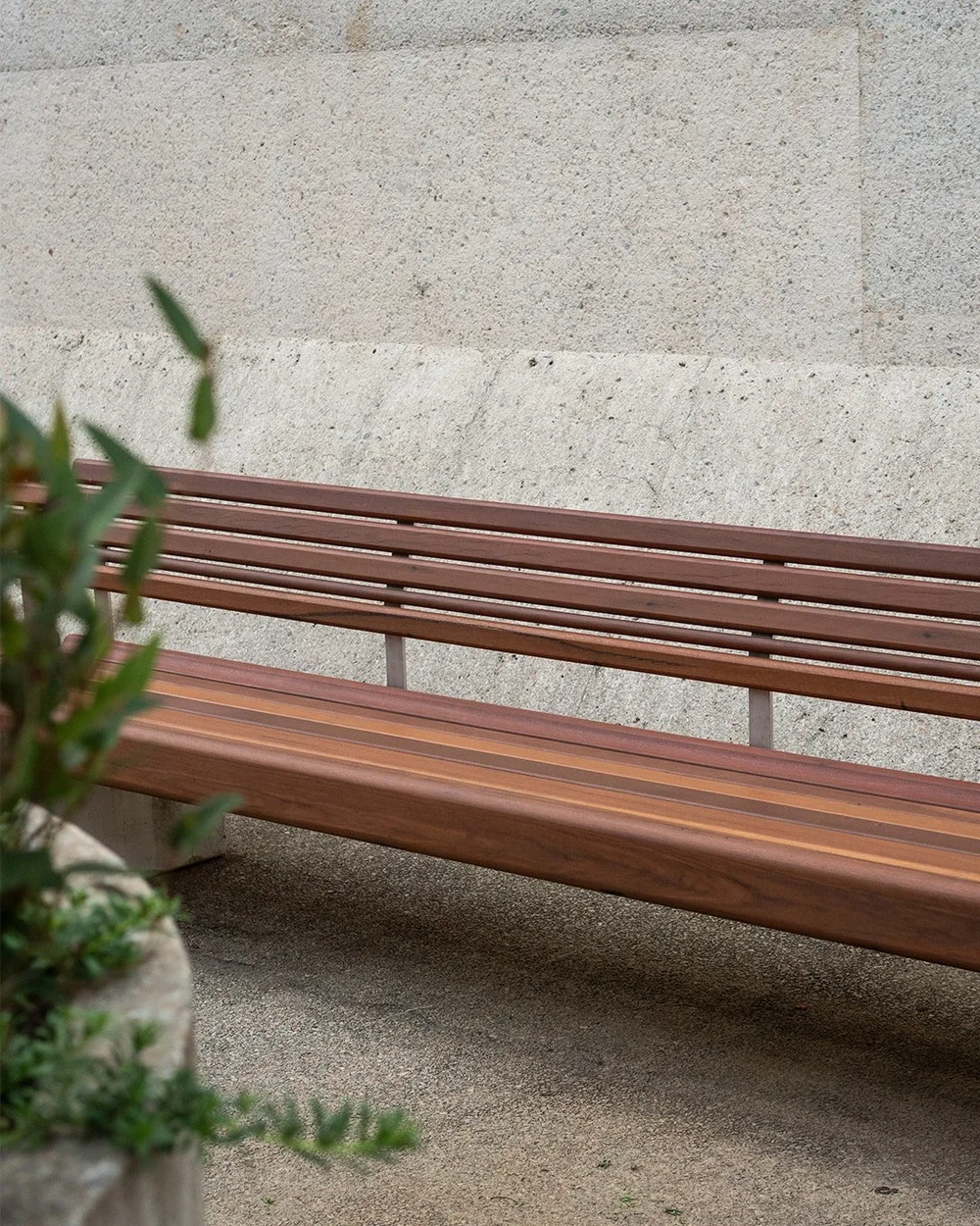 Outdoor Benches for the National Gallery of Australia | Thor's Hammer