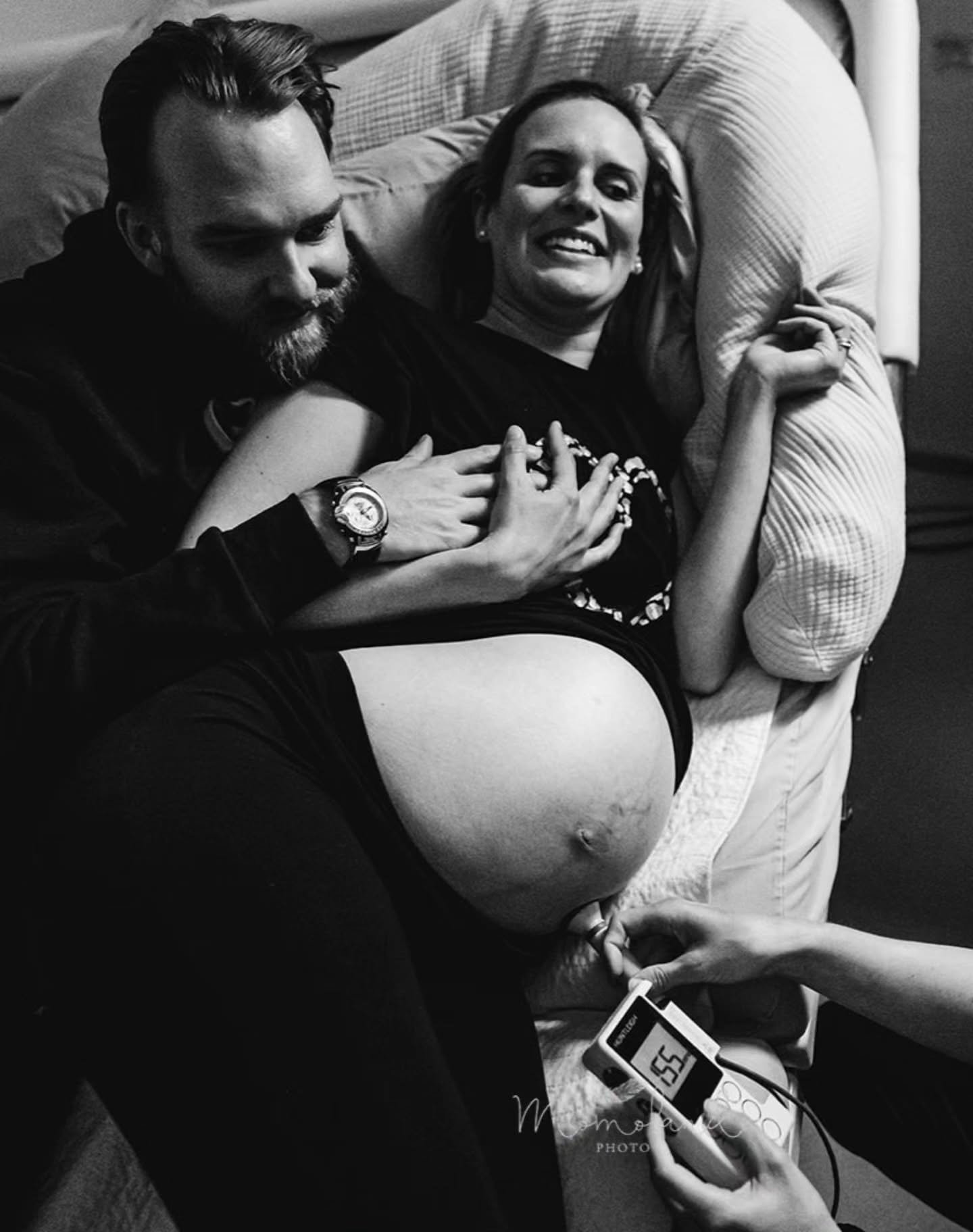 { Herzt&ouml;ne. }

#WeilEsWichtigItsWieWirGeb&auml;ren

W&auml;hrend der Geburt zeigt uns das Baby mit seinen Herzt&ouml;nen, wie es ihm geht.
Deshalb h&ouml;ren wir Hebammen seine Herzt&ouml;ne ab.

Im Spital wird dies in der Regel mittels CTG (Kar