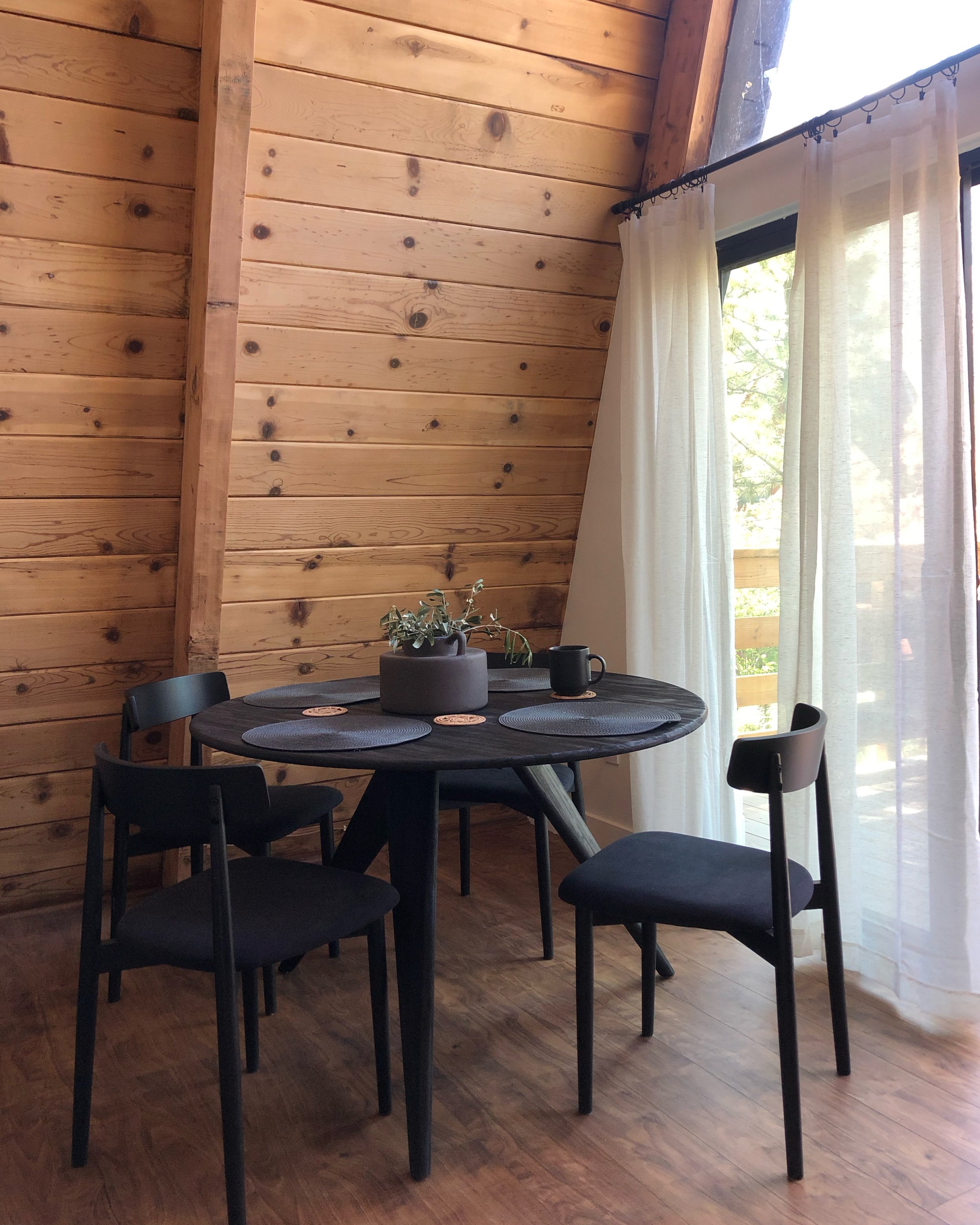 “Manzanita Hideaway” Airbnb in Pine Mountain Club, CA
