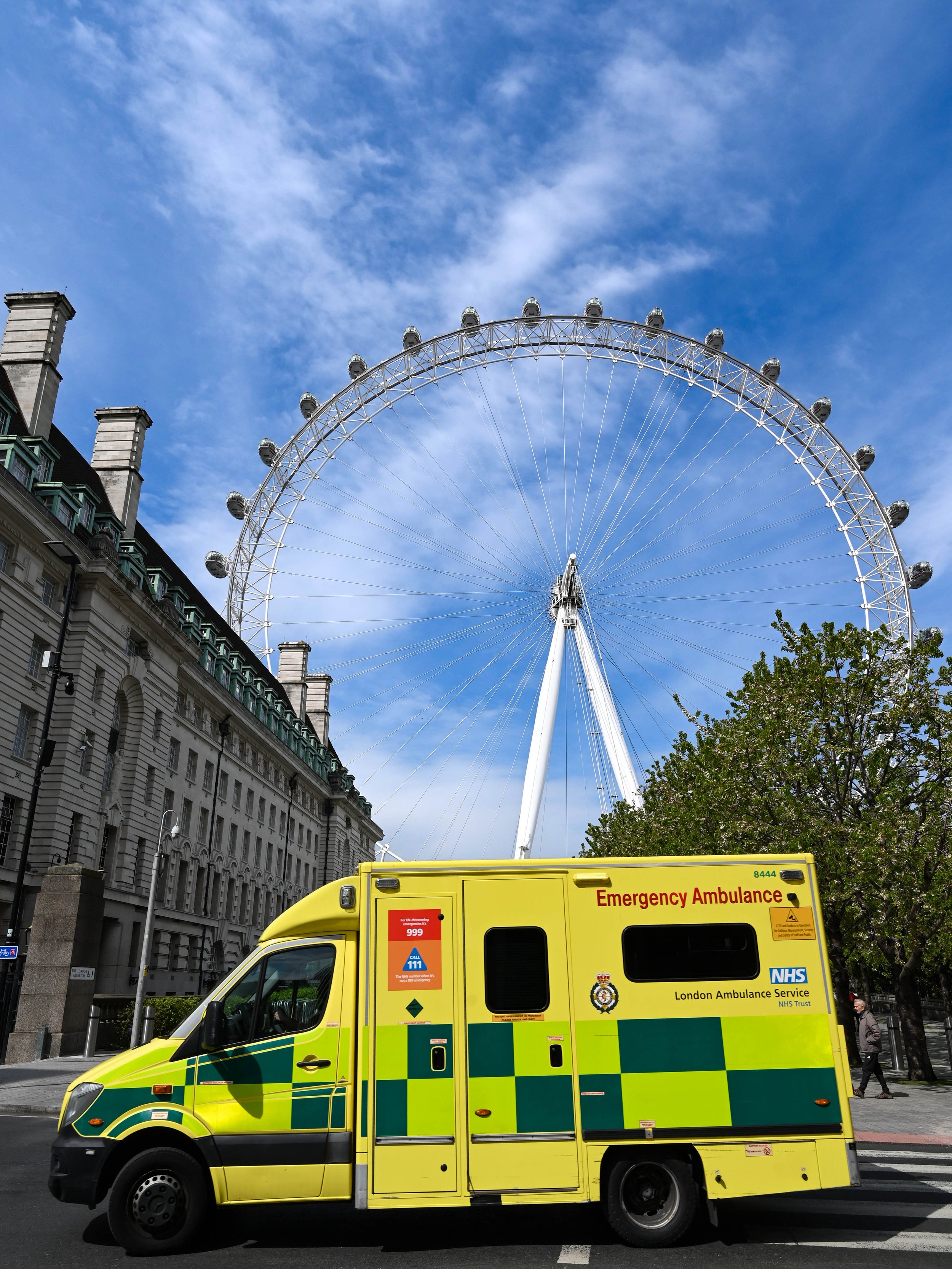 Ambulance in front of London Eye.jpg