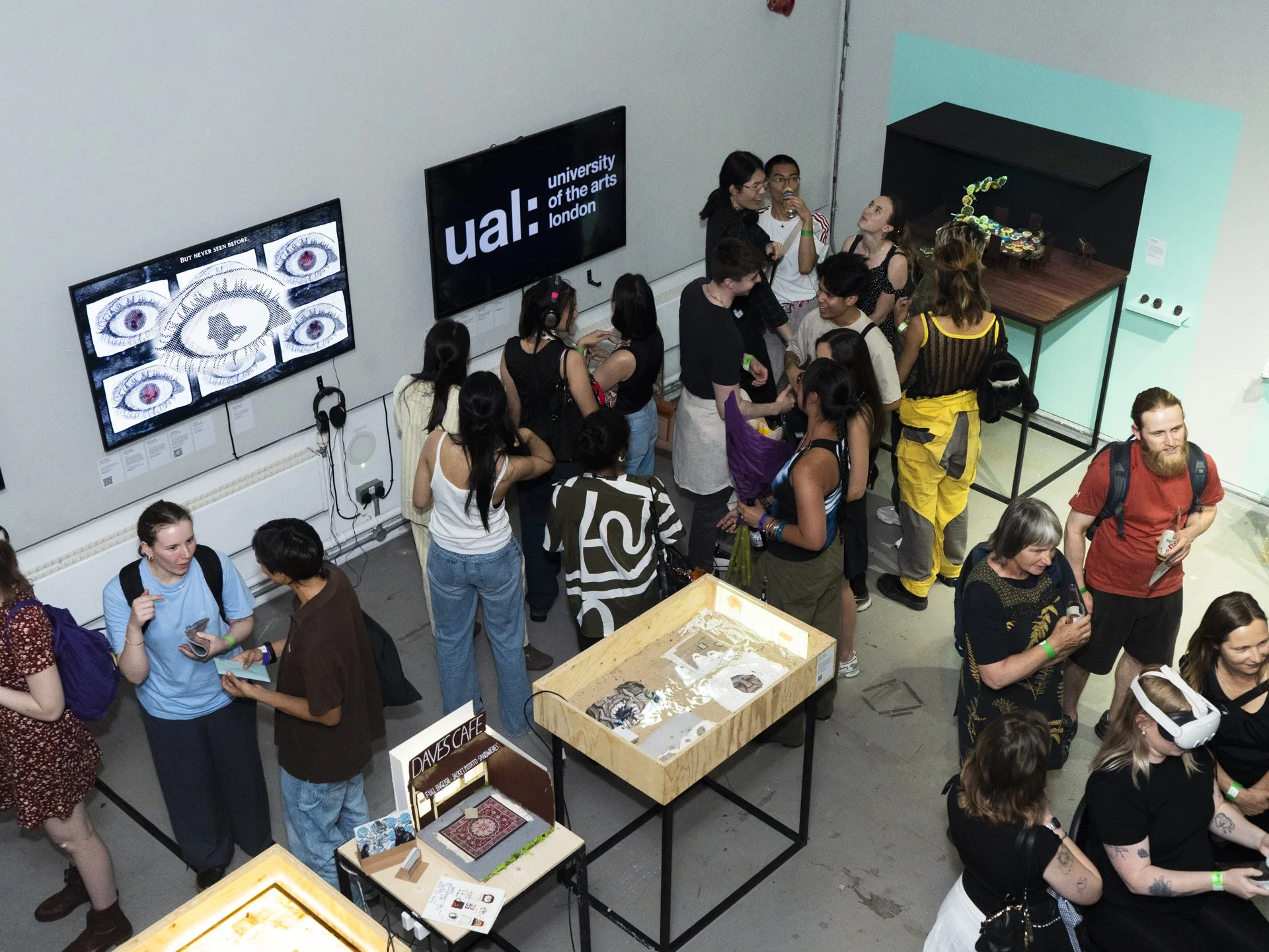 20250613_LCC Grad Show Screen School_0139.jpg