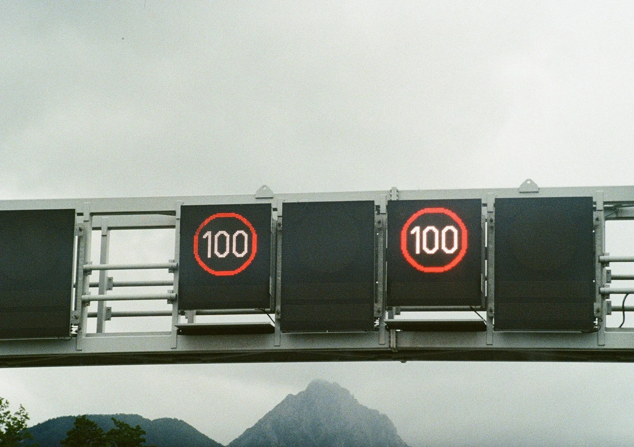 SARRITAH _ ANALOG PHOTOGRAPHY _ 100.jpg