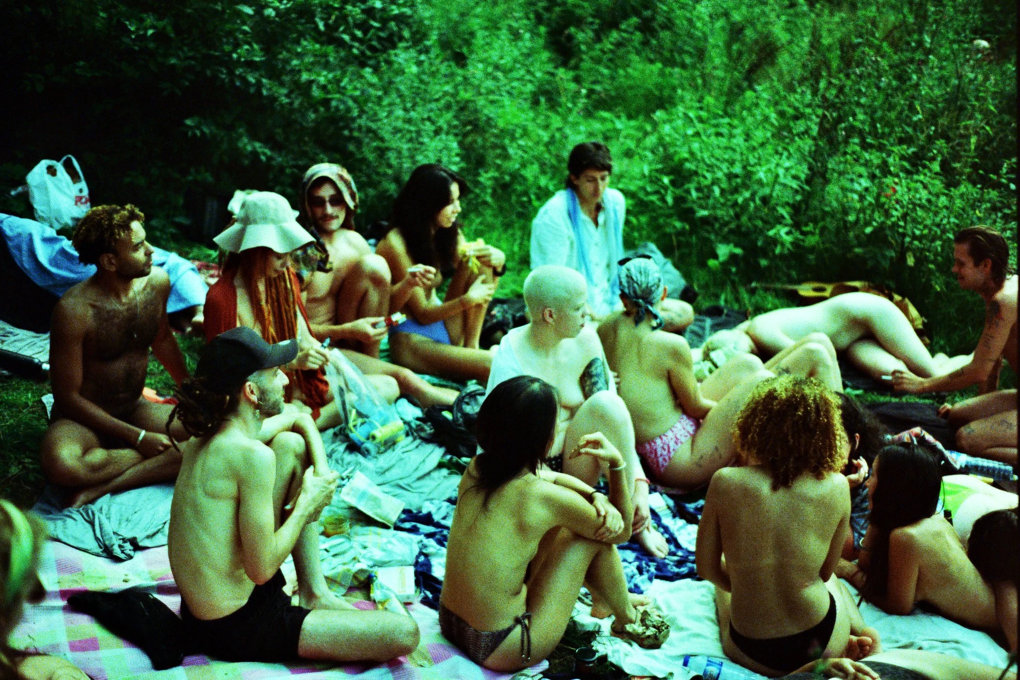 SARRITAH _ ANALOG PHOTOGRAPHY _ SUMMER GREEN.jpg