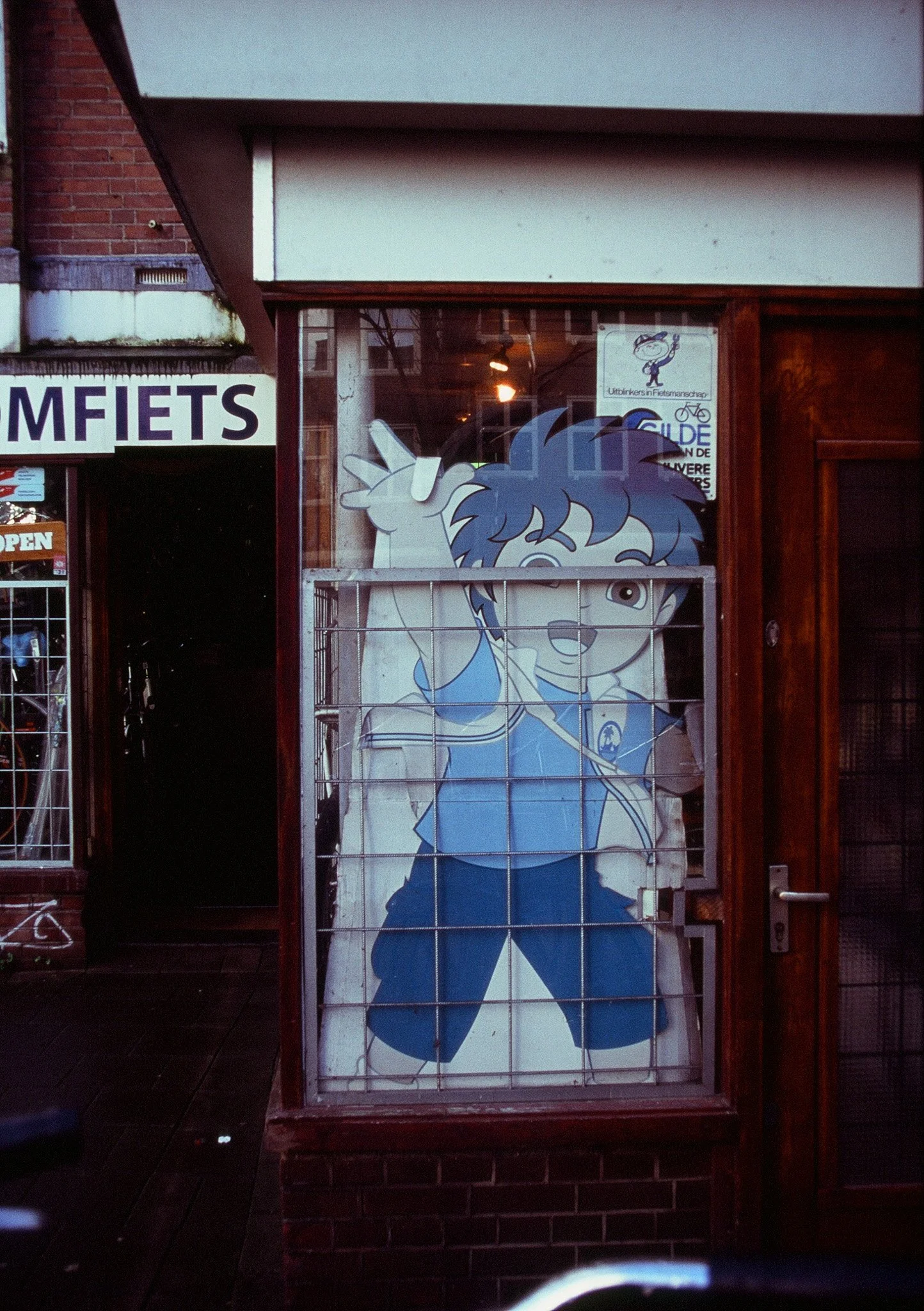 SARRITAH _ ANALOG PHOTOGRAPHY _ CHILDHOODTRAUMA.jpg