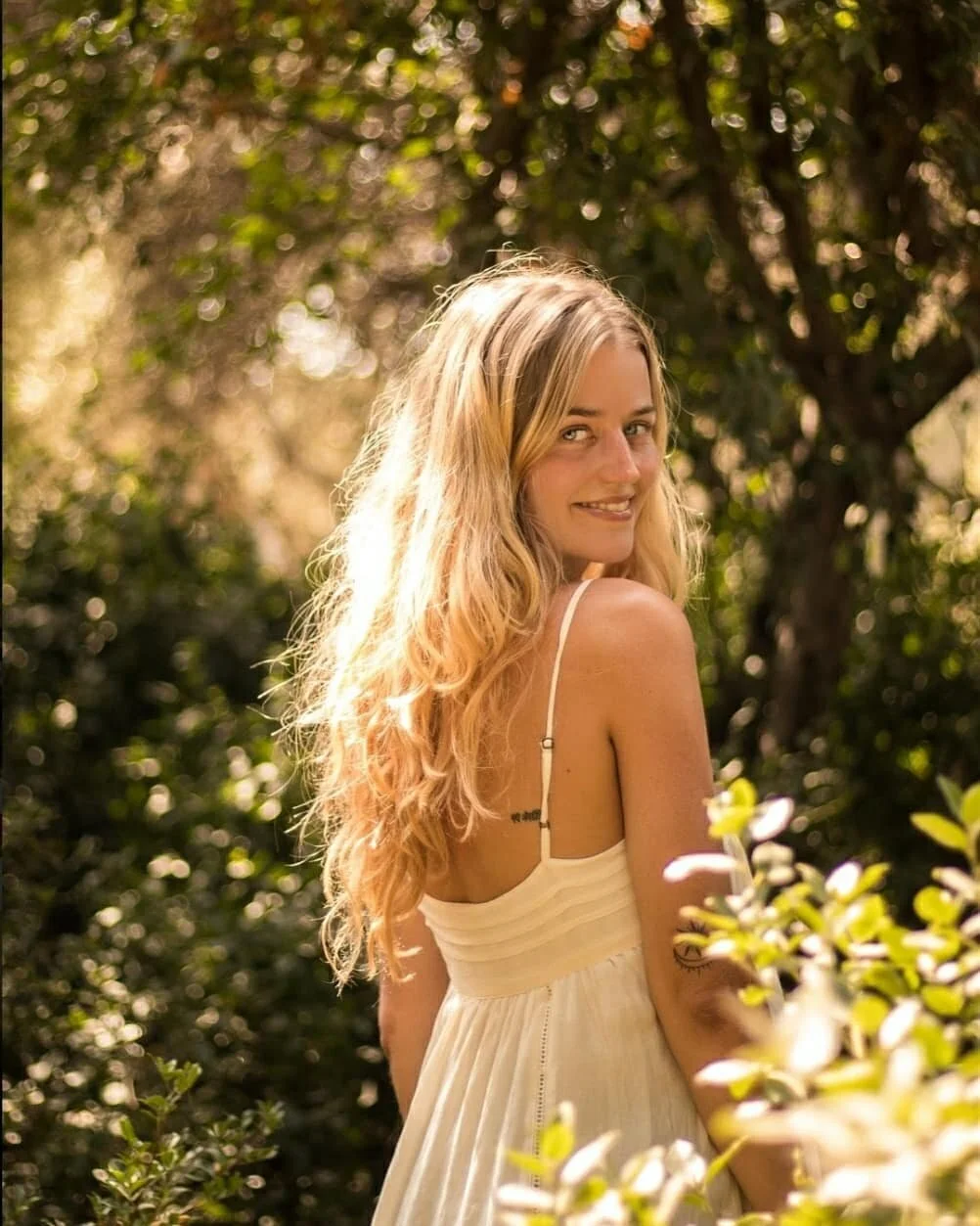 You know these silent nudges, that speak to you in moments of stillness. 
These little whispers that share with you: 'yes.. Go there.. Go to that uncomfortable place.. Go a bit deeper now.. Keep going... '

It's like peeling an union, this journey ba