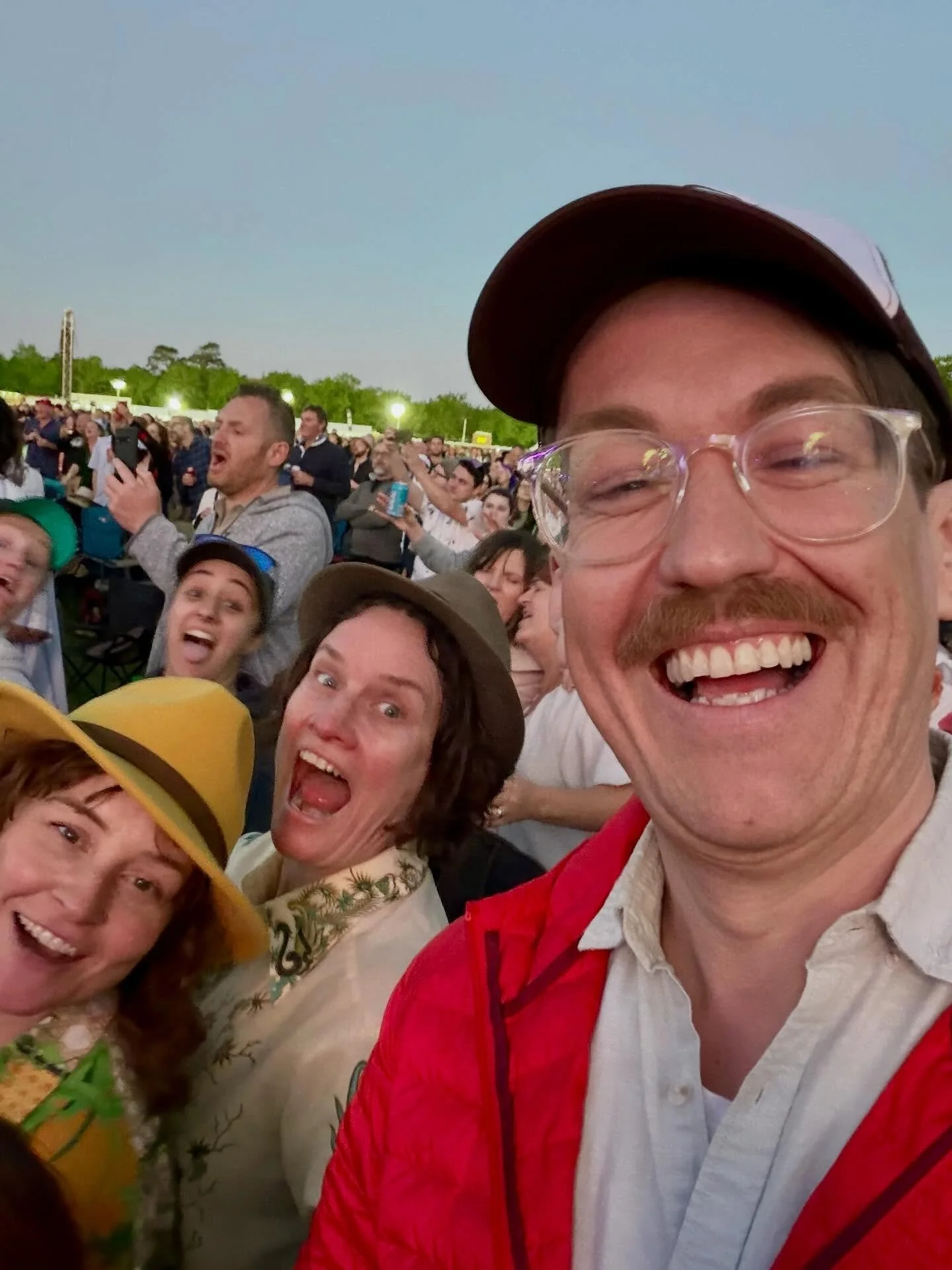 💭 One of my favourite childhood memories is watching @crowdedhousehq play their &lsquo;Farewell to the World&rsquo; concert on the steps of the Opera House back in 1996 on our tiny 30cm TV 📺 

🤯 But last night - almost 30 years later - I got to se