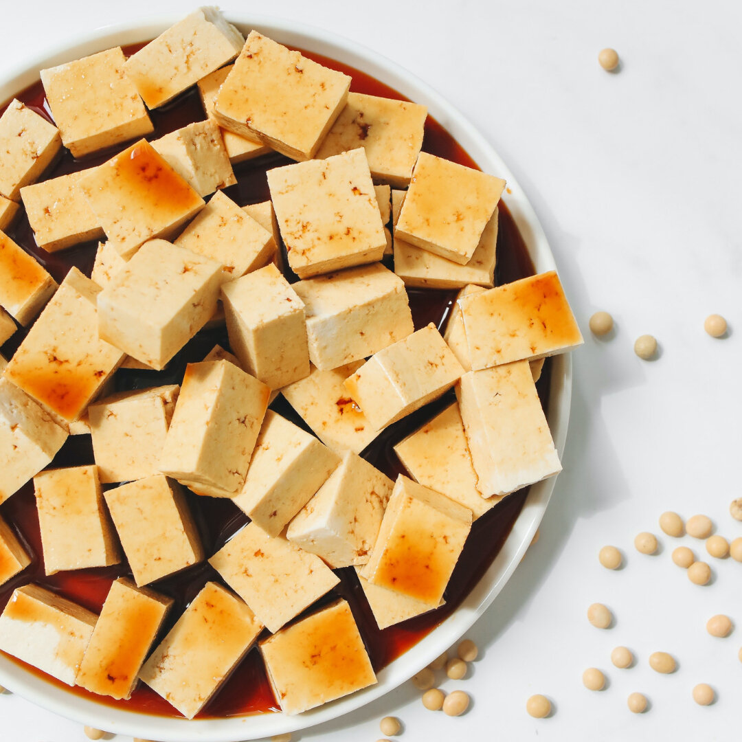 Soy - is it healthy or harmful? 🤔​​​​​​​​​
Soybeans or soy-containing foods like tofu and tempeh are sometimes avoided or feared due to beliefs they contain &ldquo;harmful&rdquo; phytoestrogens - substances which mimic the effects of the hormone oes
