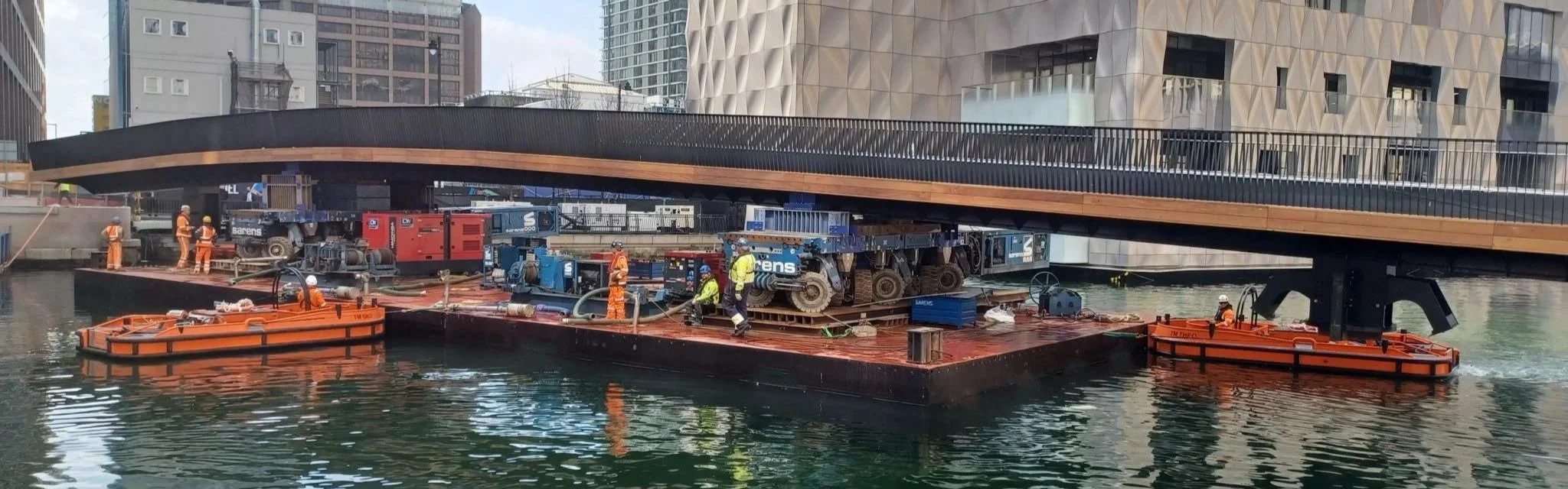 Canary wharf bridge install.jpg