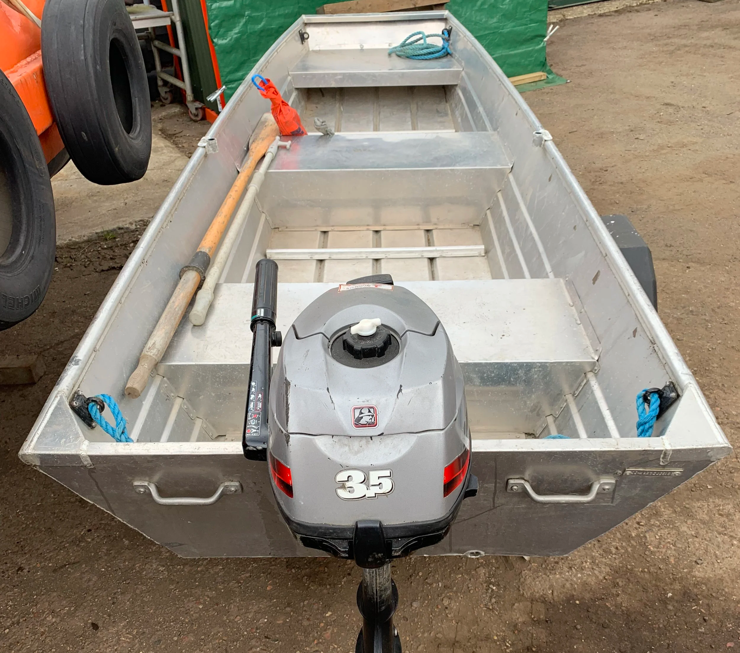 4m Lightweight aluminium boat that can be carried by hand for launching