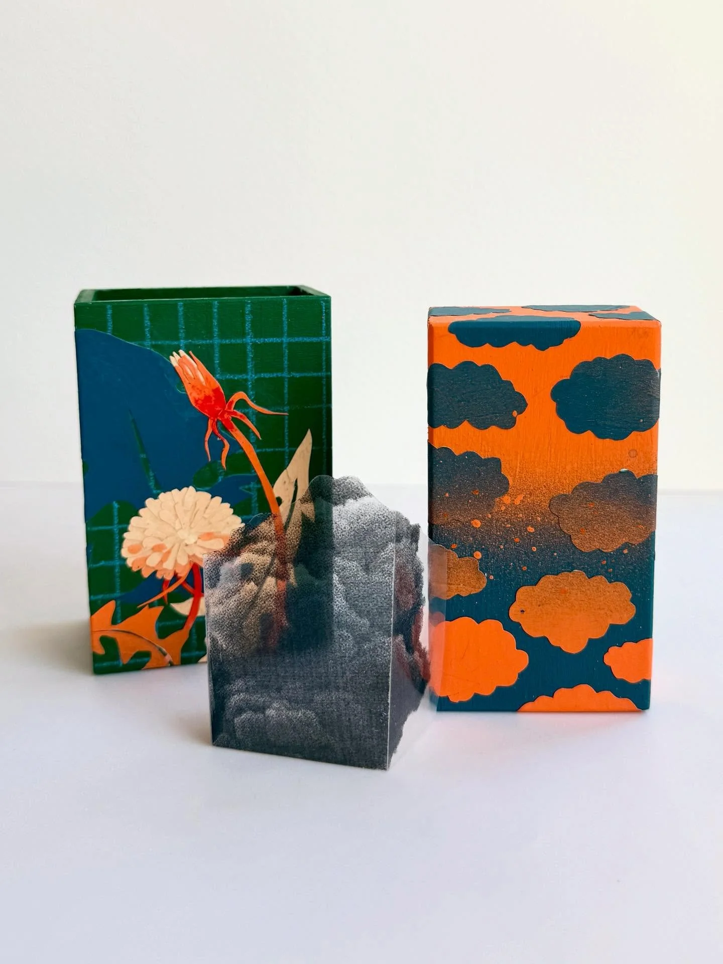 I am honored and so stoked to be a part of the General Strike group show at @joymachine.art in Chicago! Over 70 artists, some of my favorite artists, have made one-of-a-kind match boxes and I wish I could be at the opening to see them all together.

