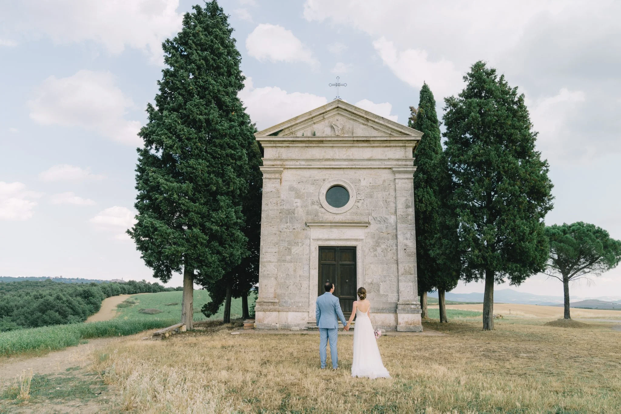 An intimate wedding in June and a ceremony in a country church