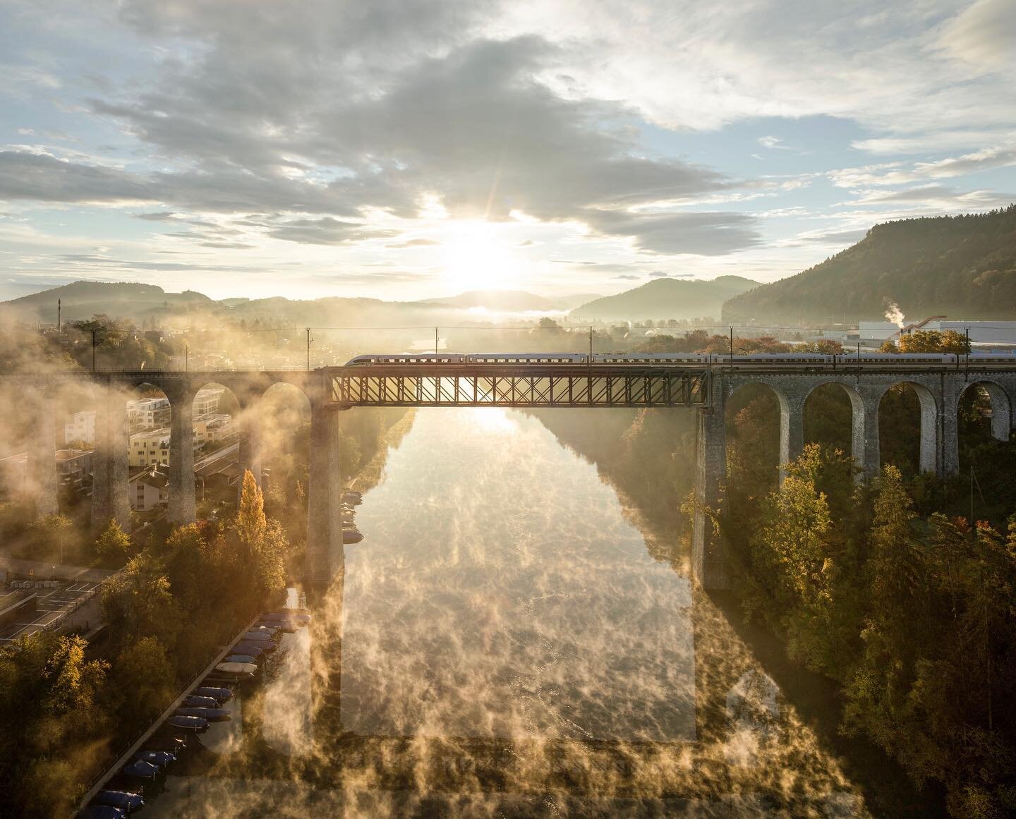 Fotografie: @michel.jaussi
Postproduktion / CGI: @retouched_by_salonen 
Projekt: #swisstransportation

Zum Thema &laquo;Swiss Transportation&raquo; realisierte ich an verschiedenen Standorten in der Schweiz neue Bildmotive. In der Bildstrecke werden 