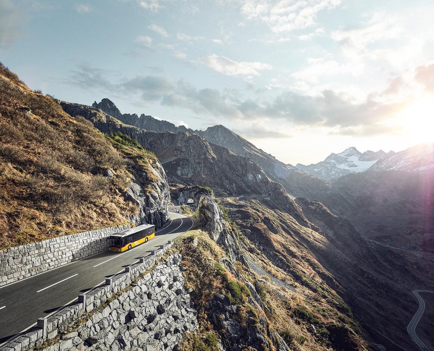 Fotografie: @michel.jaussi
Postproduktion / CGI: @retouched_by_salonen 
Projekt: #swisstransportation

Zum Thema &laquo;Swiss Transportation&raquo; realisierte ich an verschiedenen Standorten in der Schweiz neue Bildmotive. In der Bildstrecke werden 