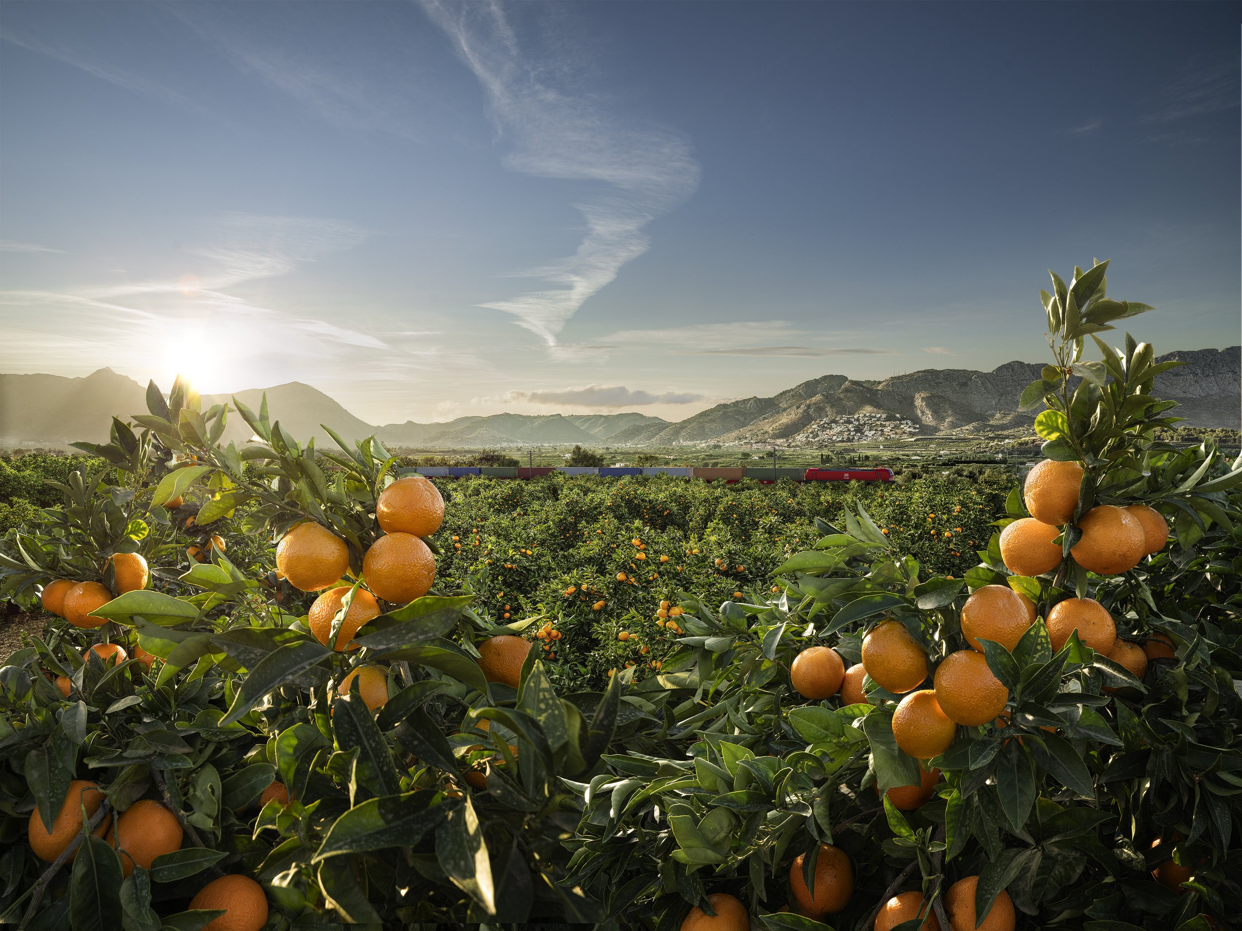 Michel_Jaussi_Photography_DB_Deutsche_Bahn_Klima_Kampagne_Corporate-Spanien-Orange.jpg