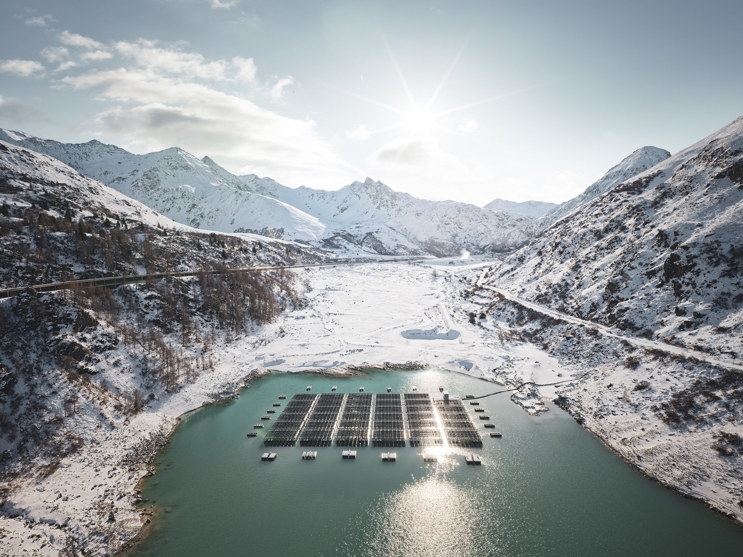 Lac des Toules, Bourg-St-Pierre, 2019, 0.8 GWh / Jahr, Romande Energie (Pilotprojekt)