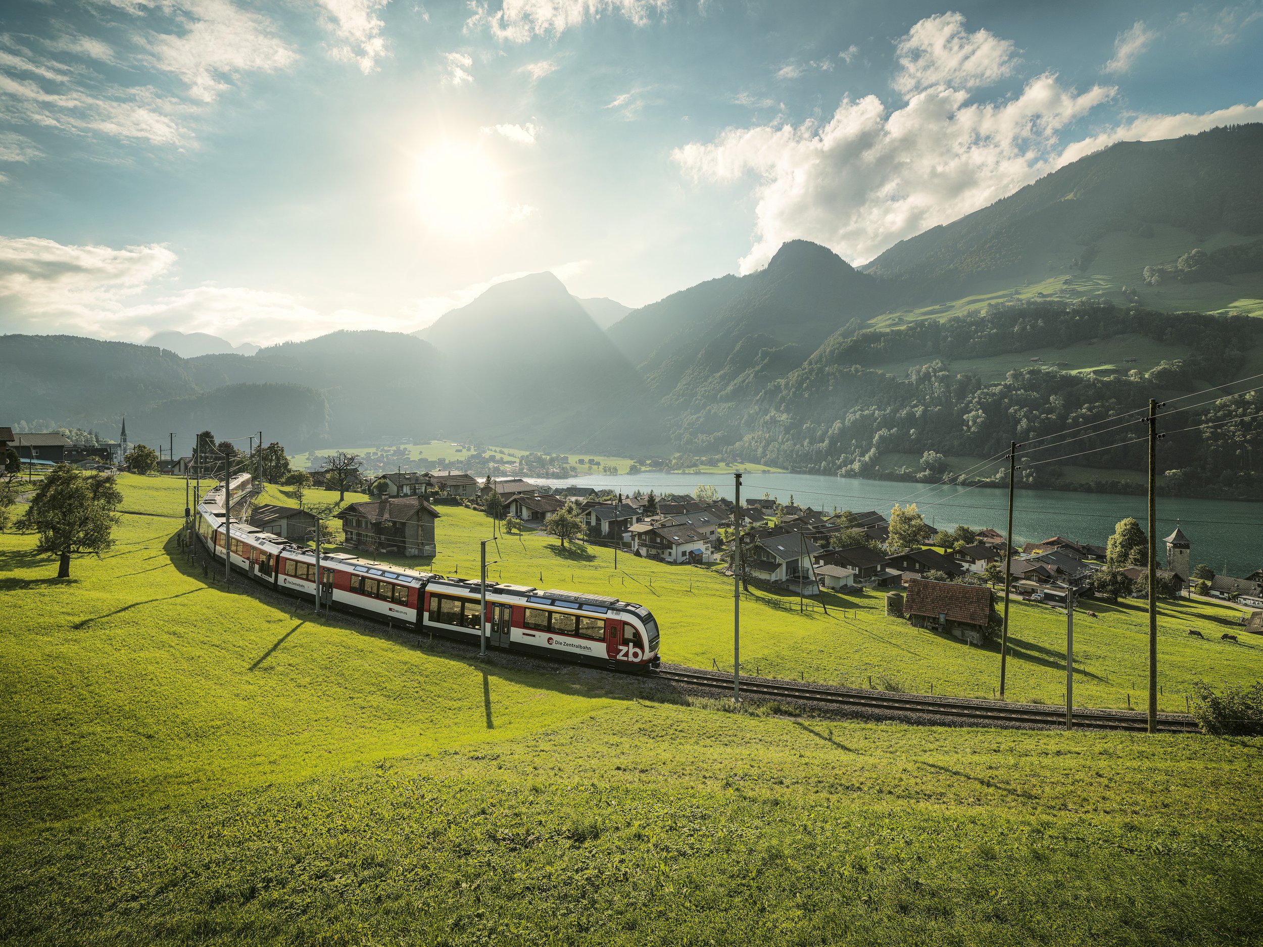 Michel_Jaussi_Swiss_Transportation_Tourismus_Swiss_Travel_System_STS_Schweiz_Berge_ICE_PostAuto_Zentralbahn_LUNGERENSEE_007794_ret.jpg