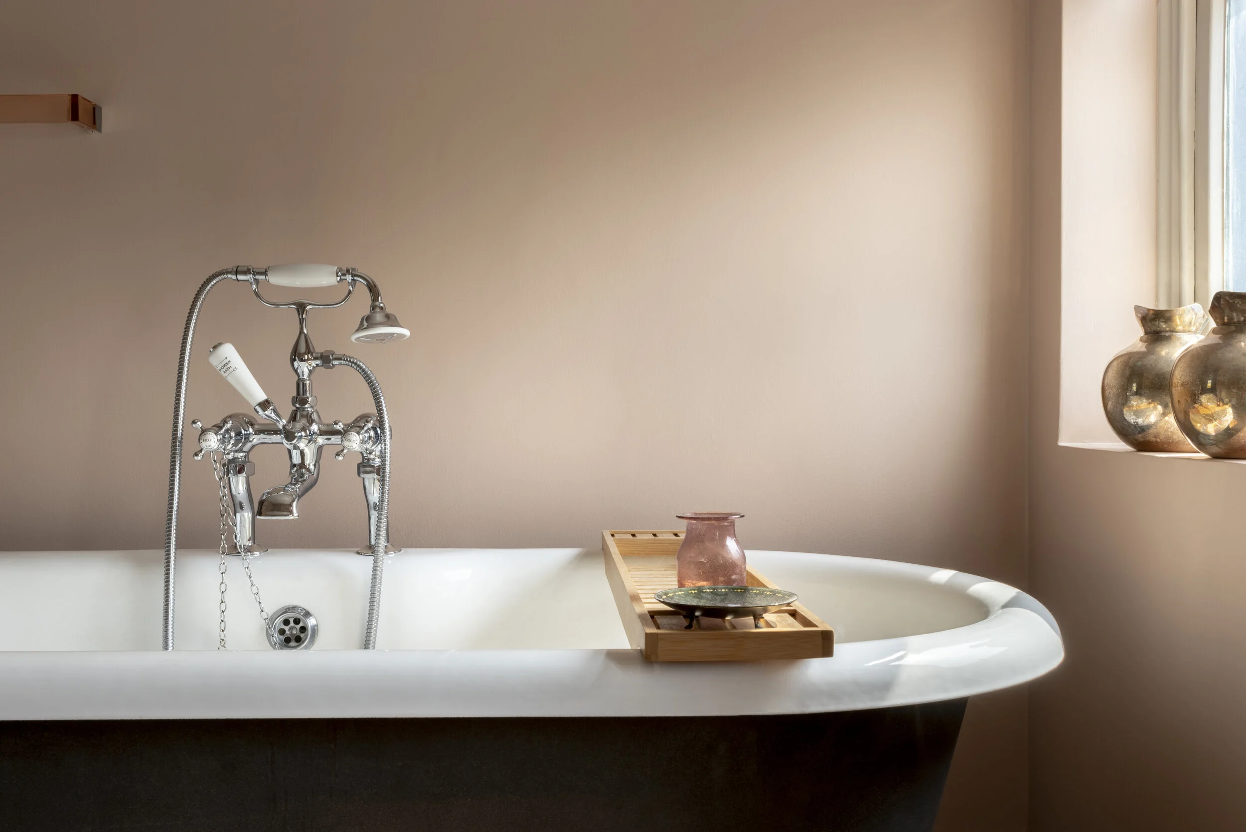 109a Clarendon Road, W11-25 Bathroom.jpg
