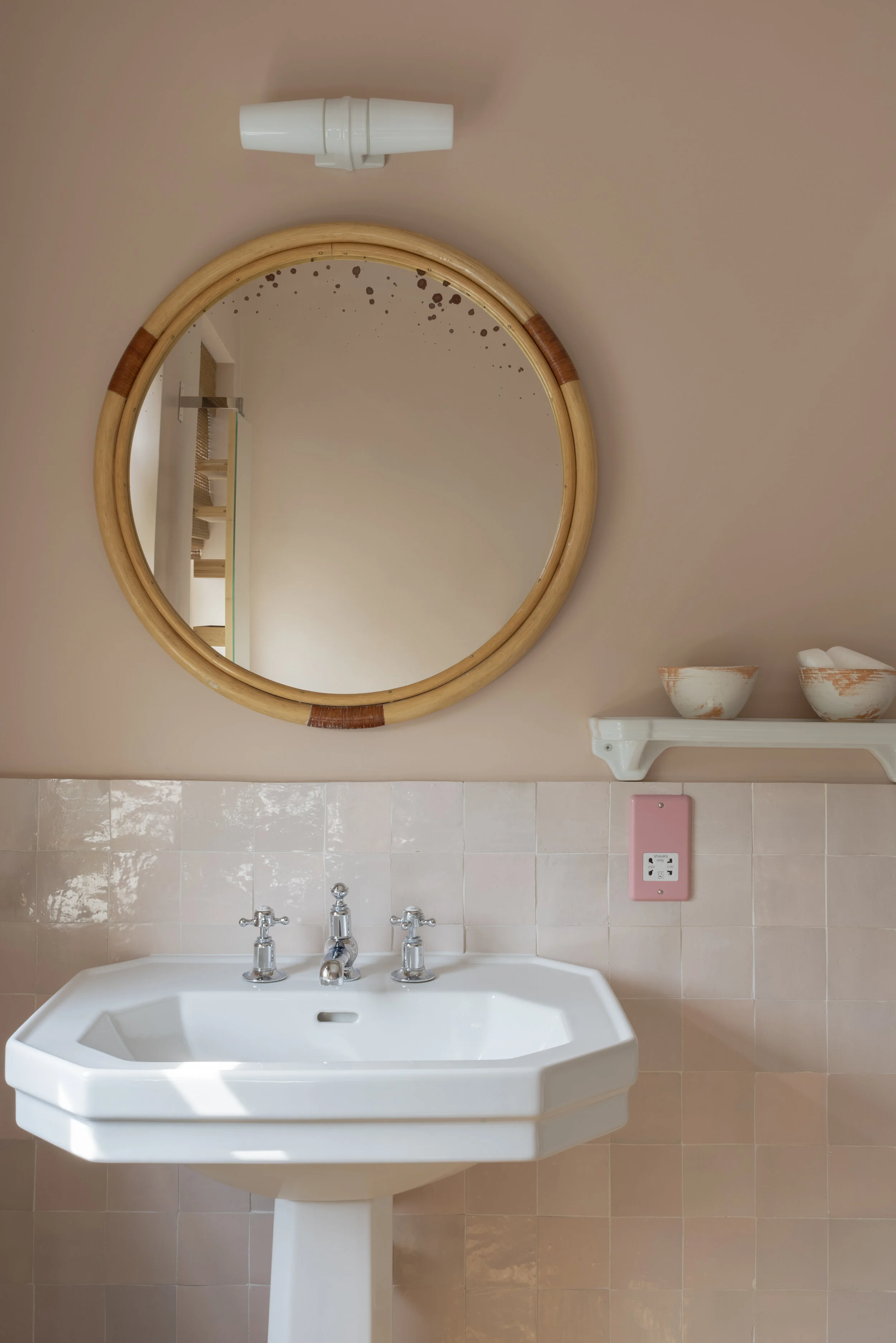 109a Clarendon Road, W11-26 Bathroom.jpg