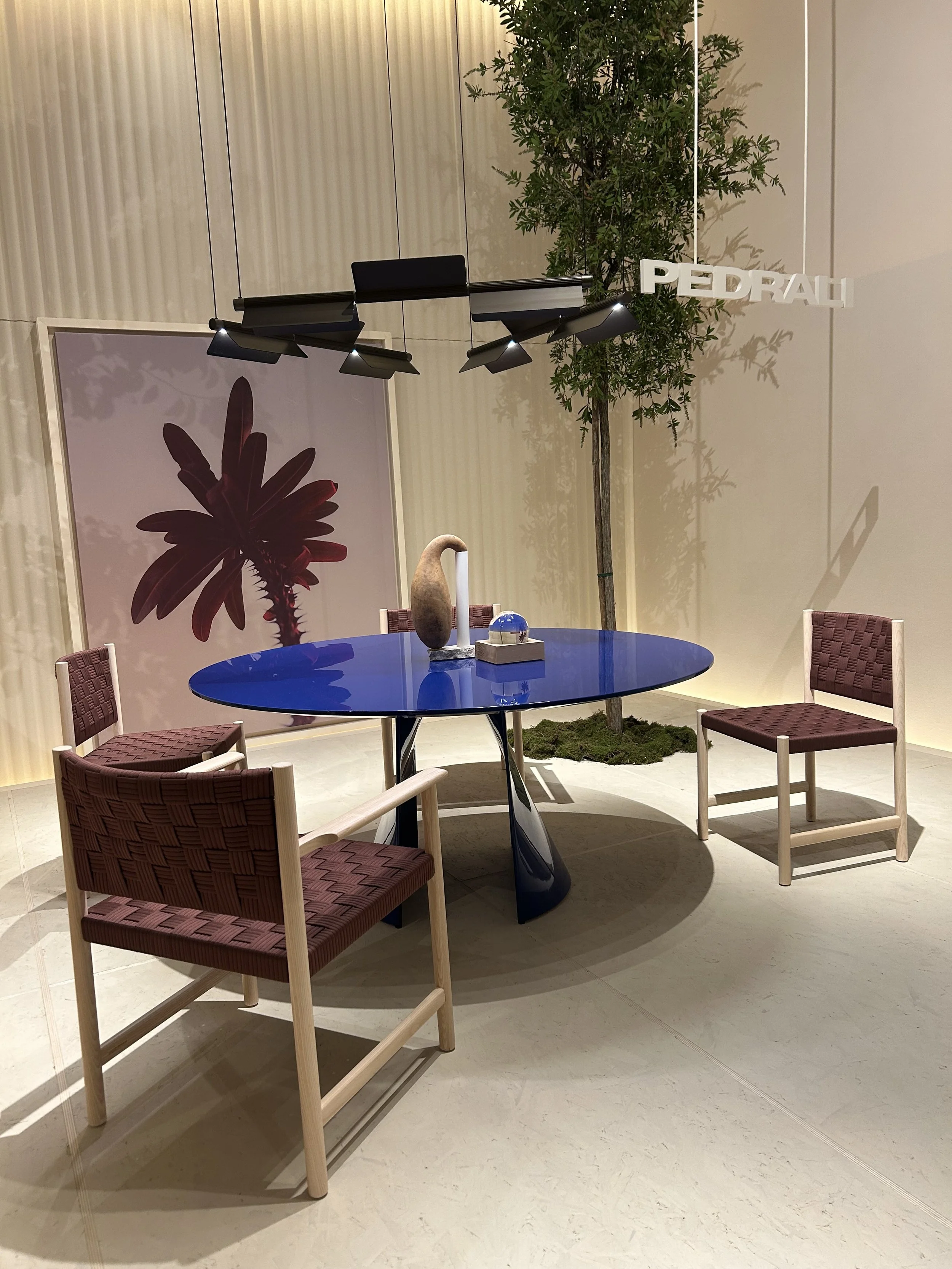 Anemos table, Grainte chairs av Pedrali