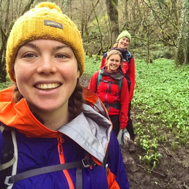 Friends who say yes to 50 miles of mud, rain and questionable navigation with a week&rsquo;s notice (and still want to be your friends afterwards...) 🙌🙌. V lucky to have quite a few of those pals but shoutout to @emmzos and @jazz.austin for a fab w