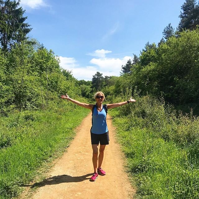 Change of scenery for today&rsquo;s walk and mum&rsquo;s clearly pretty thrilled about it. The first time we&rsquo;ve driven for exercise - only 15 mins down the road but it felt like another planet. V exciting.