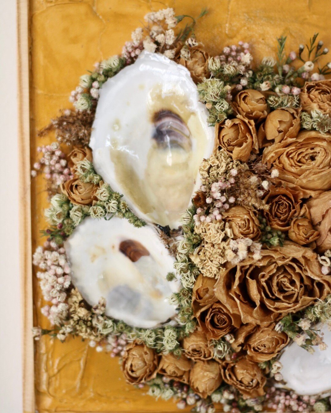 Beautiful Thinking | $475⠀⠀⠀⠀⠀⠀⠀⠀⠀
10x10 Mixed Media⠀⠀⠀⠀⠀⠀⠀⠀⠀
.⠀⠀⠀⠀⠀⠀⠀⠀⠀
.⠀⠀⠀⠀⠀⠀⠀⠀⠀
.⠀⠀⠀⠀⠀⠀⠀⠀⠀
.⠀⠀⠀⠀⠀⠀⠀⠀⠀
.⠀⠀⠀⠀⠀⠀⠀⠀⠀
.⠀⠀⠀⠀⠀⠀⠀⠀⠀
.⠀⠀⠀⠀⠀⠀⠀⠀⠀
.⠀⠀⠀⠀⠀⠀⠀⠀⠀
.⠀⠀⠀⠀⠀⠀⠀⠀⠀
#driedflowers #driedflorals #flowerarrangements #arrangements #oystershell #mustard #yell
