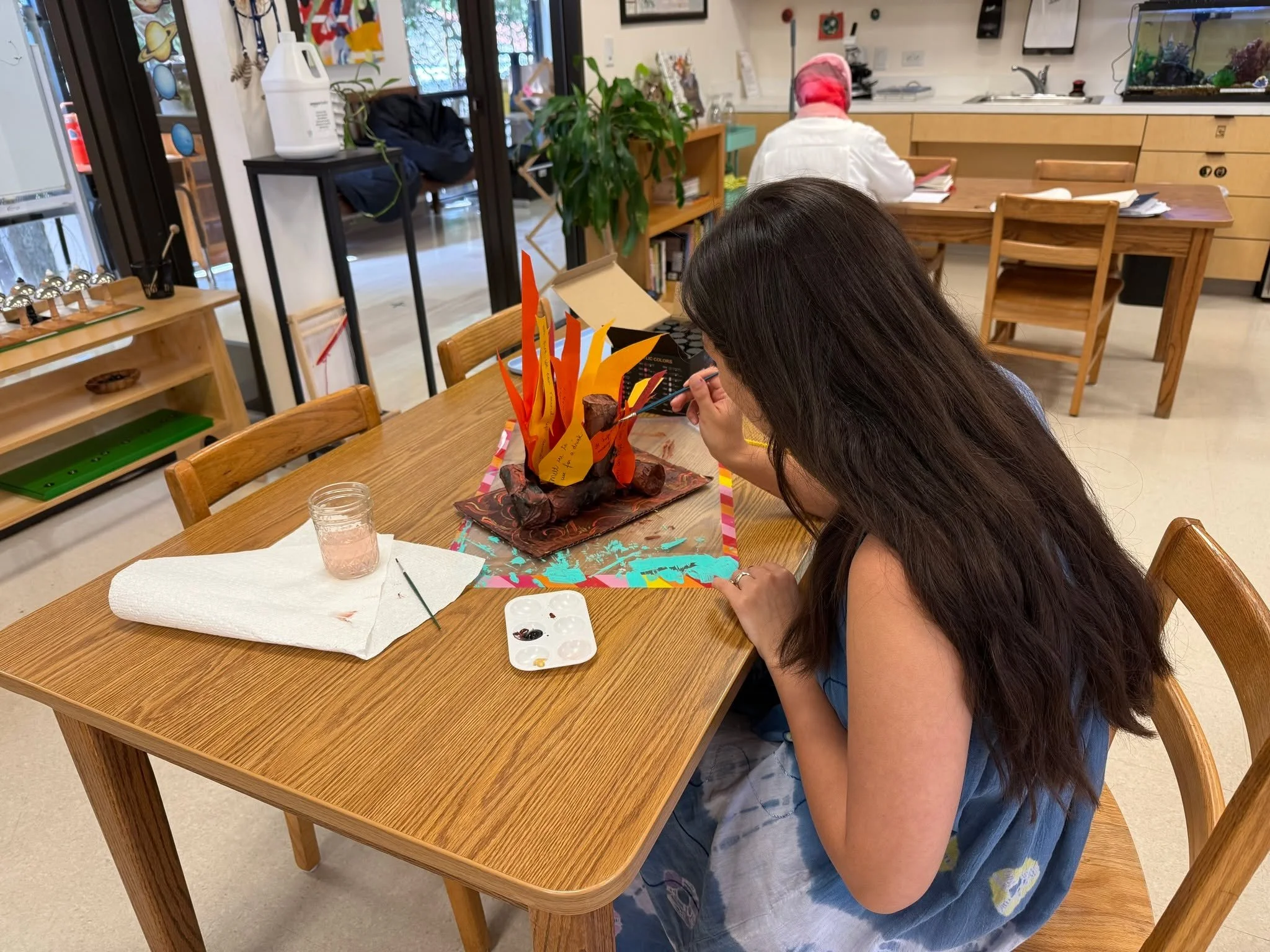 How does Montessori work in ages 6-12? Here's an example of some follow-up work we love, made by one of @ginsvis's 6-12 Diploma trainees. The adult learner made this after studying the timelines of human beings, iconic Montessori Elementary work. We 