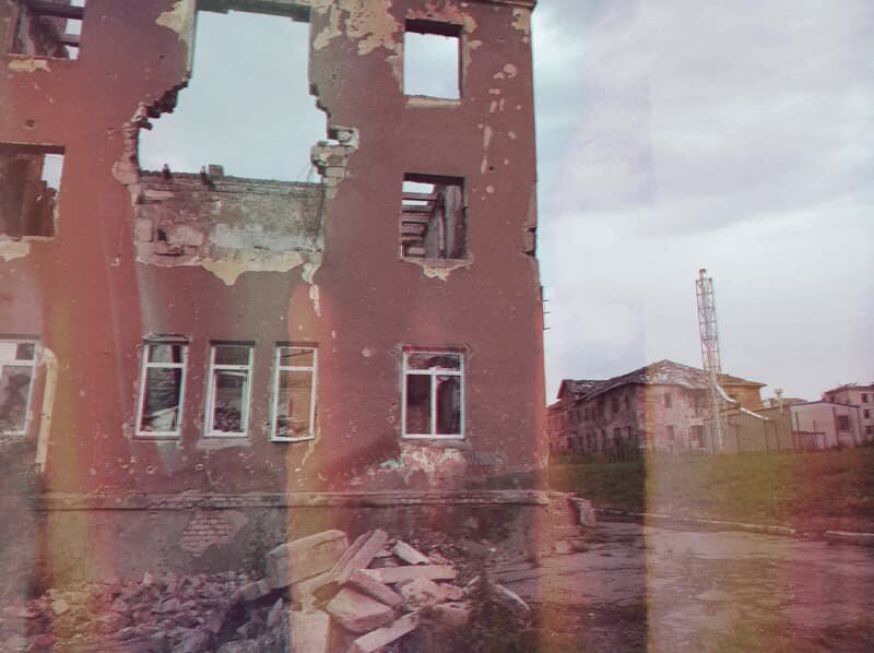 Artillery damage on building in Slavyansk