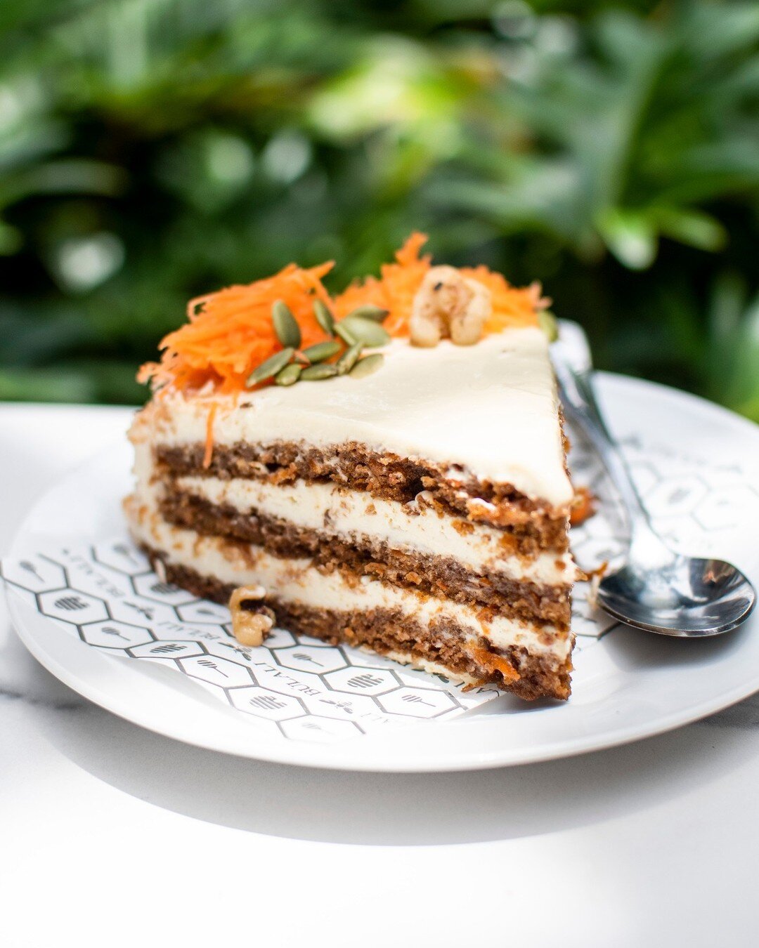 &iexcl;El favorito de muchos! 🥕❤️
Nuestro queque de zanahoria es gluten free, &iquest;lo sab&iacute;as?

#caf&eacute; #b&uacute;lali #cafeter&iacute;a #reposter&iacute;a #carrotcake #quequedezanahoria