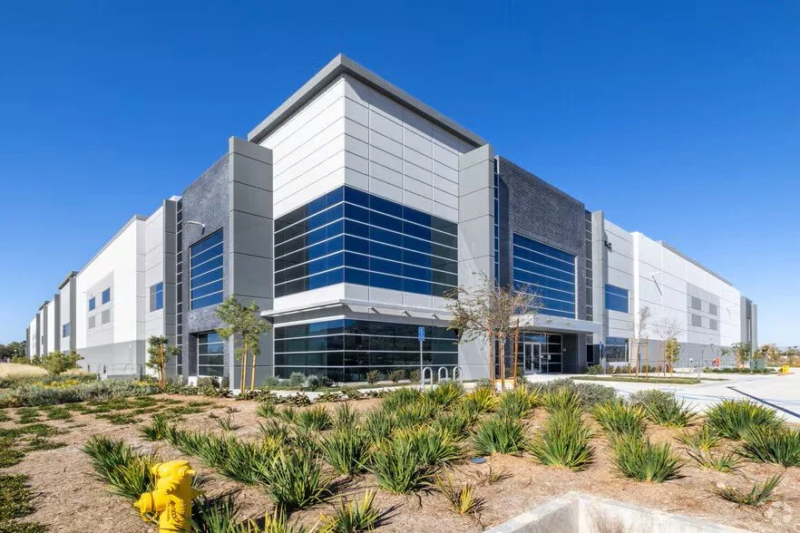 THE KLABIN COMPANY ARRANGES MAJOR LEASE WITH NORTHWEST GROUP AT FIRST HARLEY KNOX LOGISTICS CENTER IN PERRIS